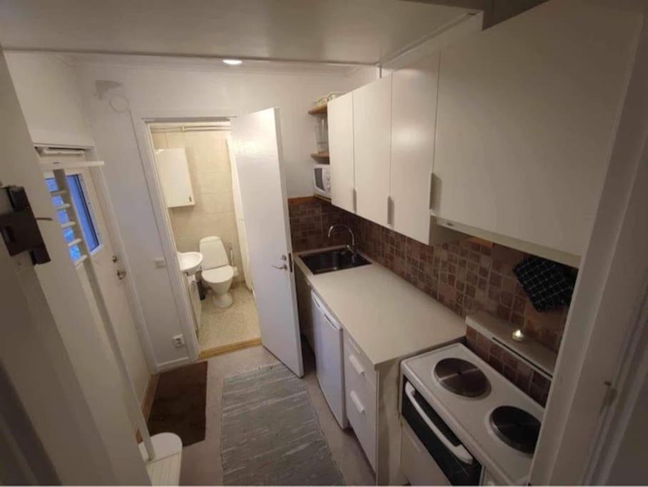 Lantgård nära stad, fiske o golf