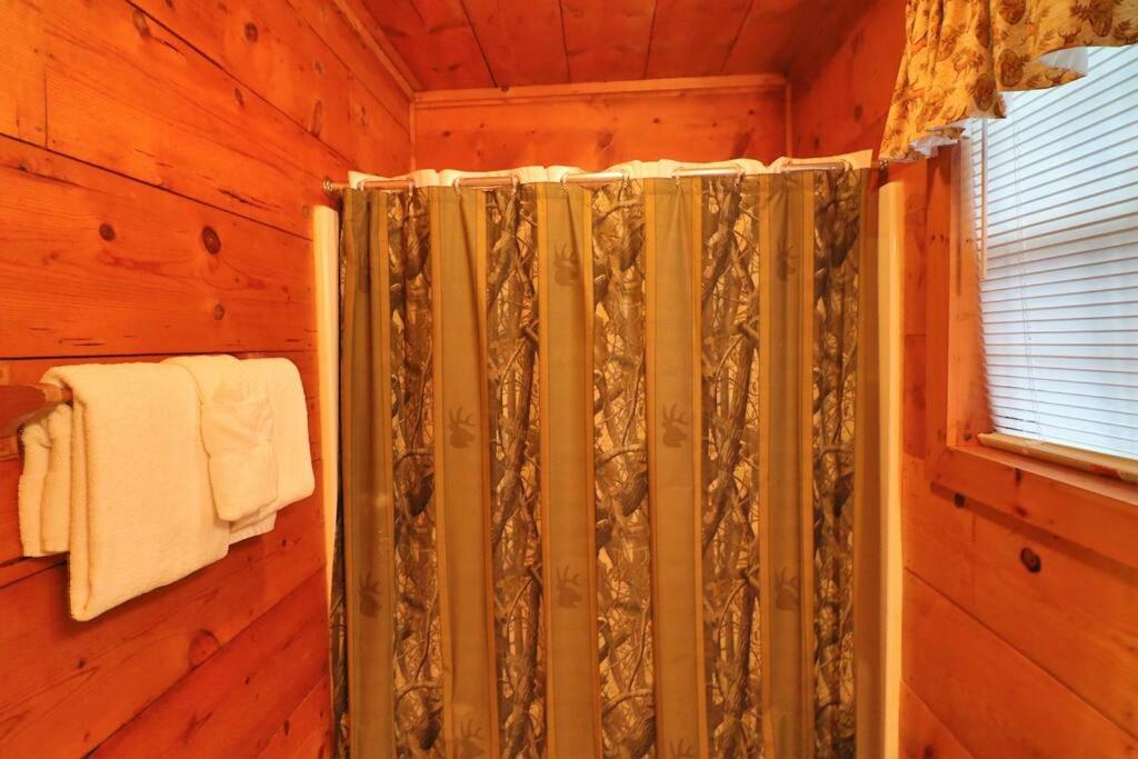 Alpine Mountain Sweetheart Cabin Jacuzzi #8
