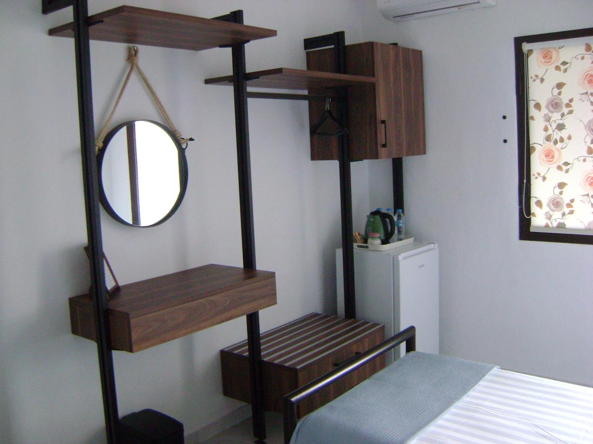 Thanos ,Rooms and Apartments