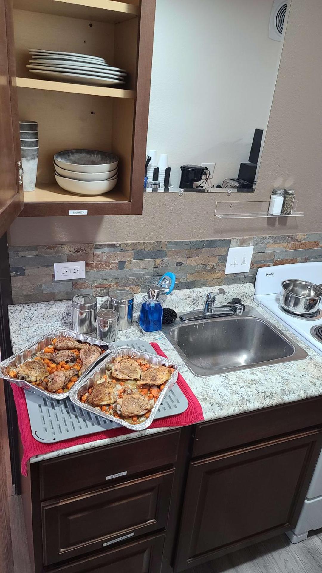 069A The Grand Canyon Getaway Suite with Kitchenette Sleeps 4