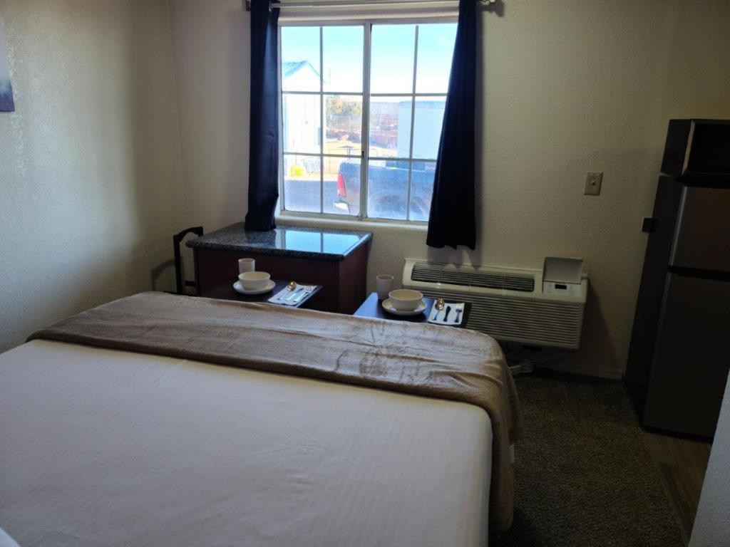 069A The Grand Canyon Getaway Suite with Kitchenette Sleeps 4