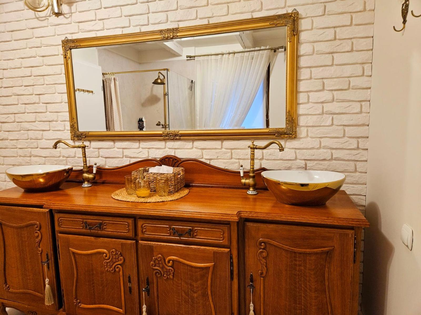 Lubię Nic przytulny dom z basenem