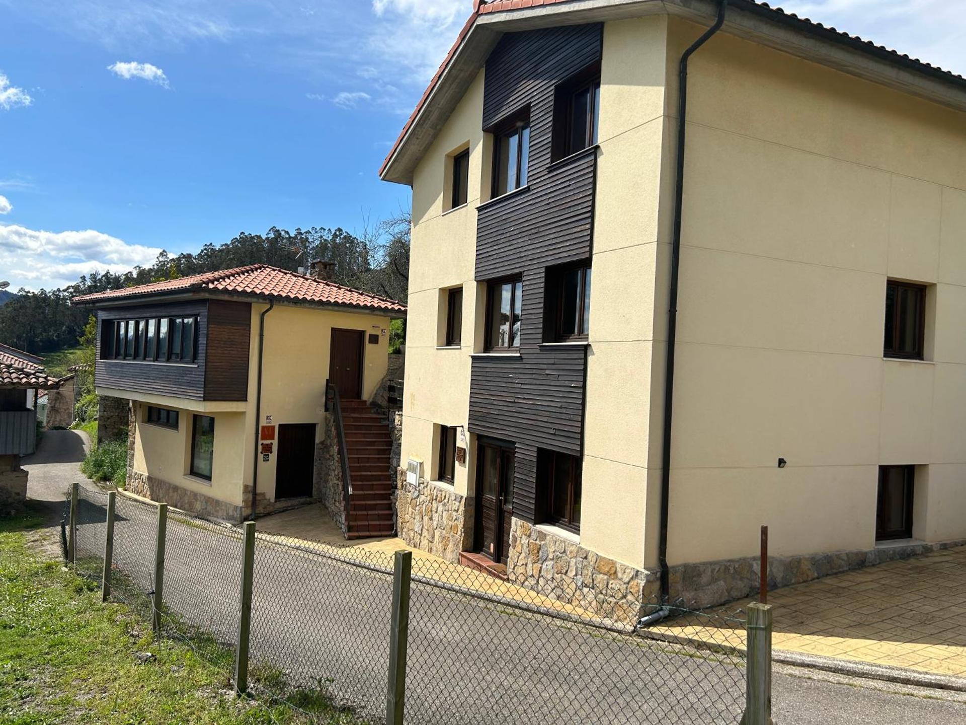 Apartamentos La Peral