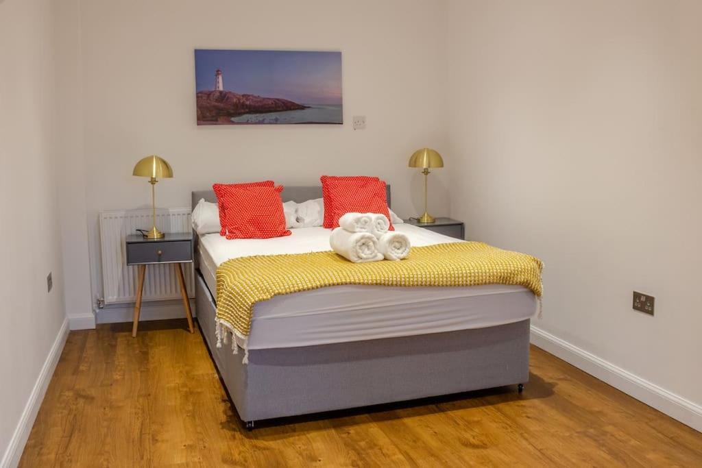 4 Bed complete Home in Edinburgh Near Airport