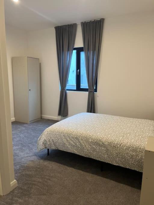 Deerpark semi sleeps 8 with sofa bed