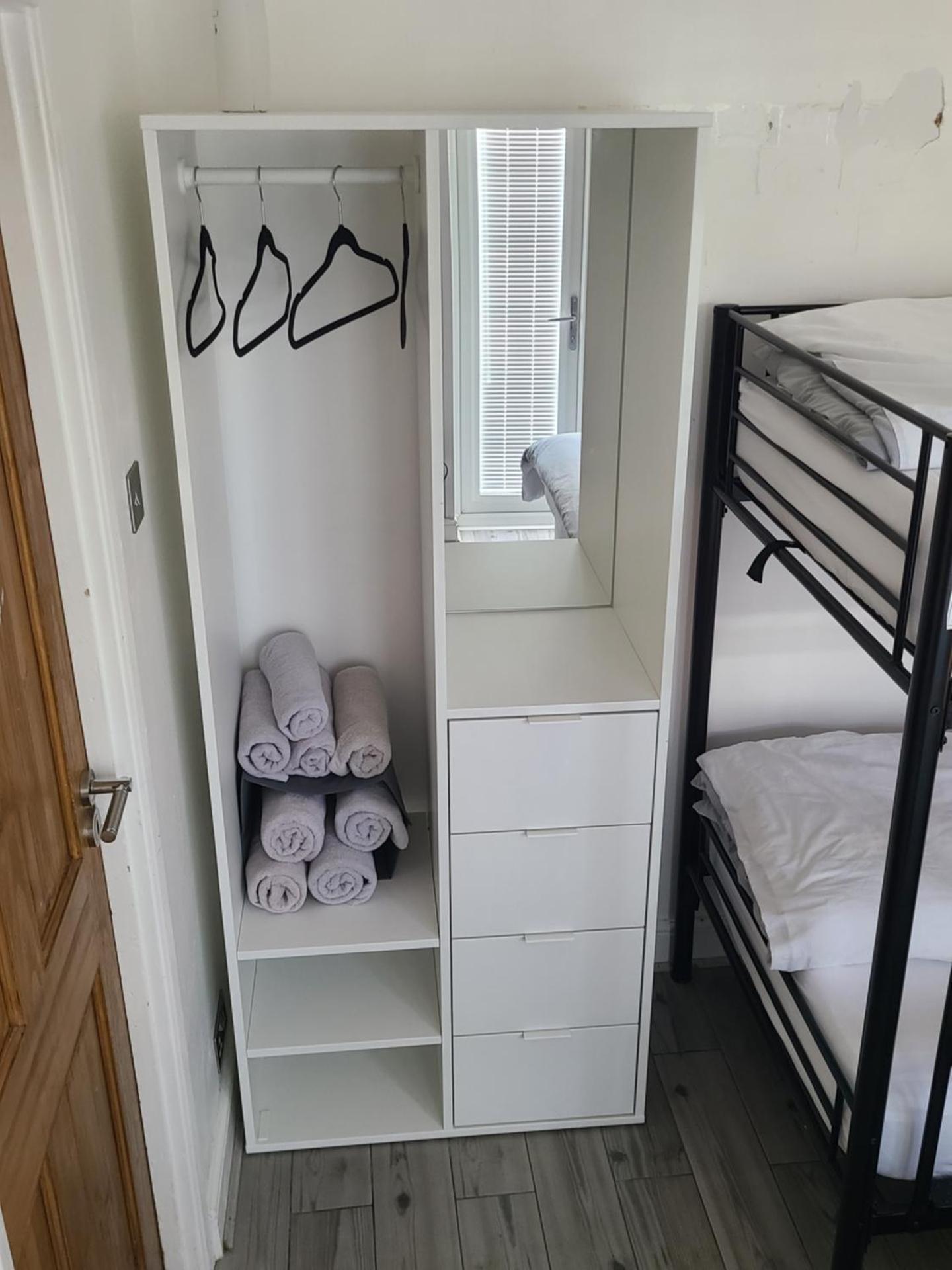 GATWICK ROOMs-TRAVEL SERVICE-AIRPORT PARKING