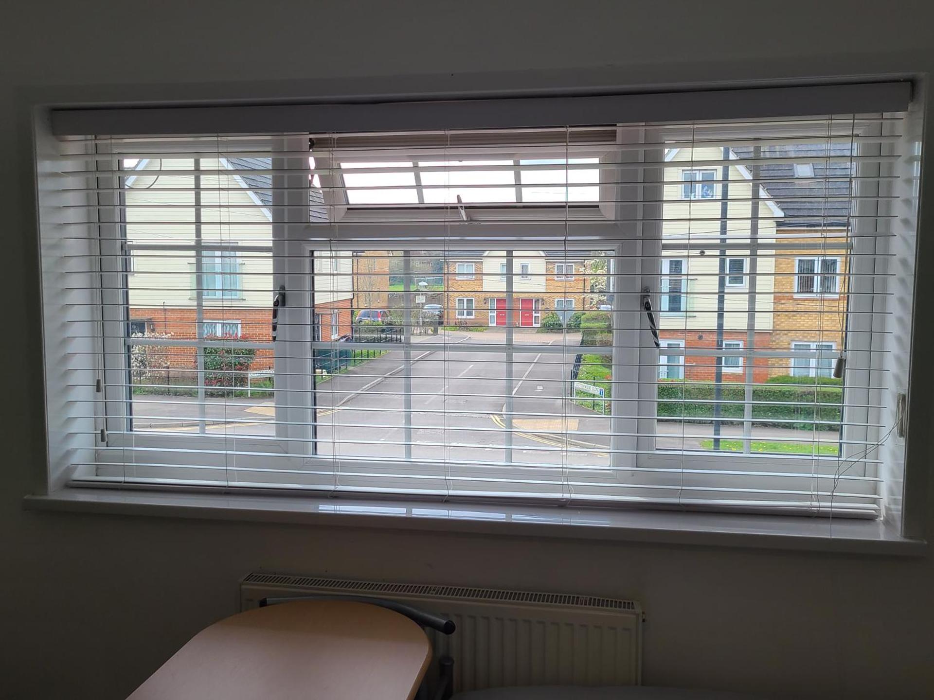 GATWICK ROOMs-TRAVEL SERVICE-AIRPORT PARKING