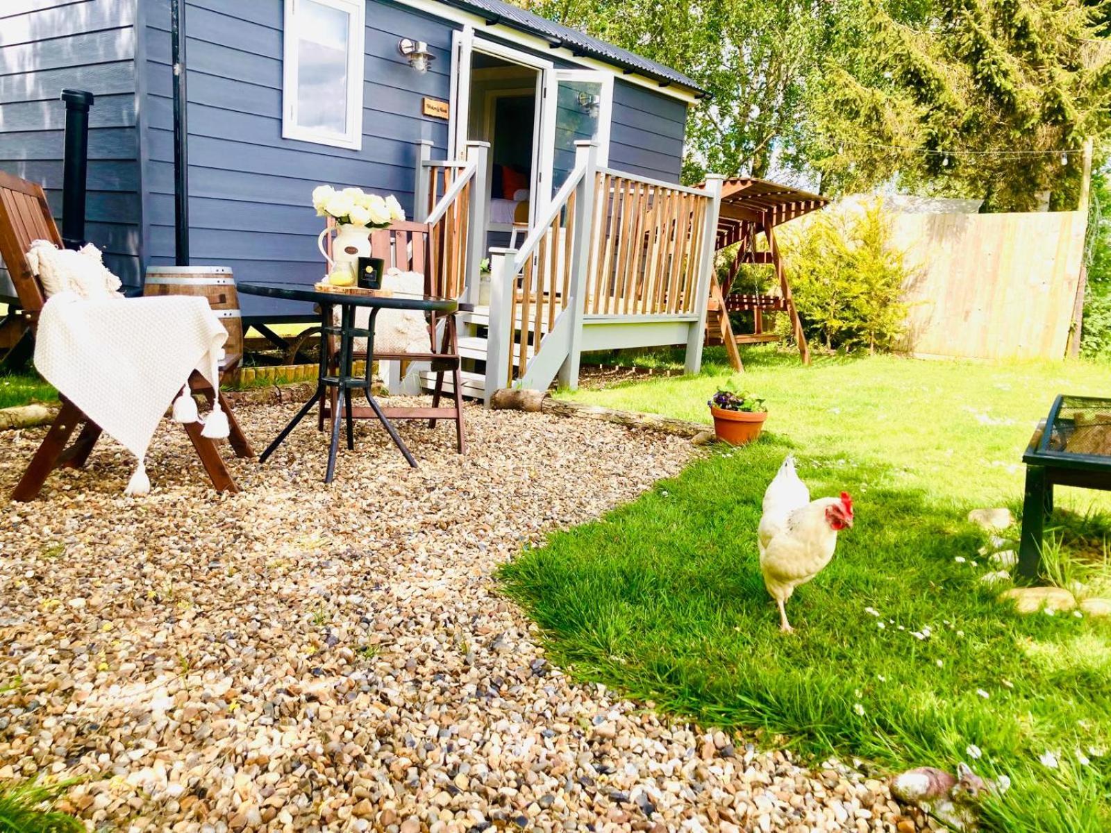 Whiskers and Woods Shepherd Hut