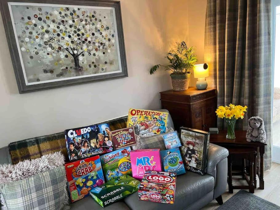 Charming Hedgehog Cottage with EV charger