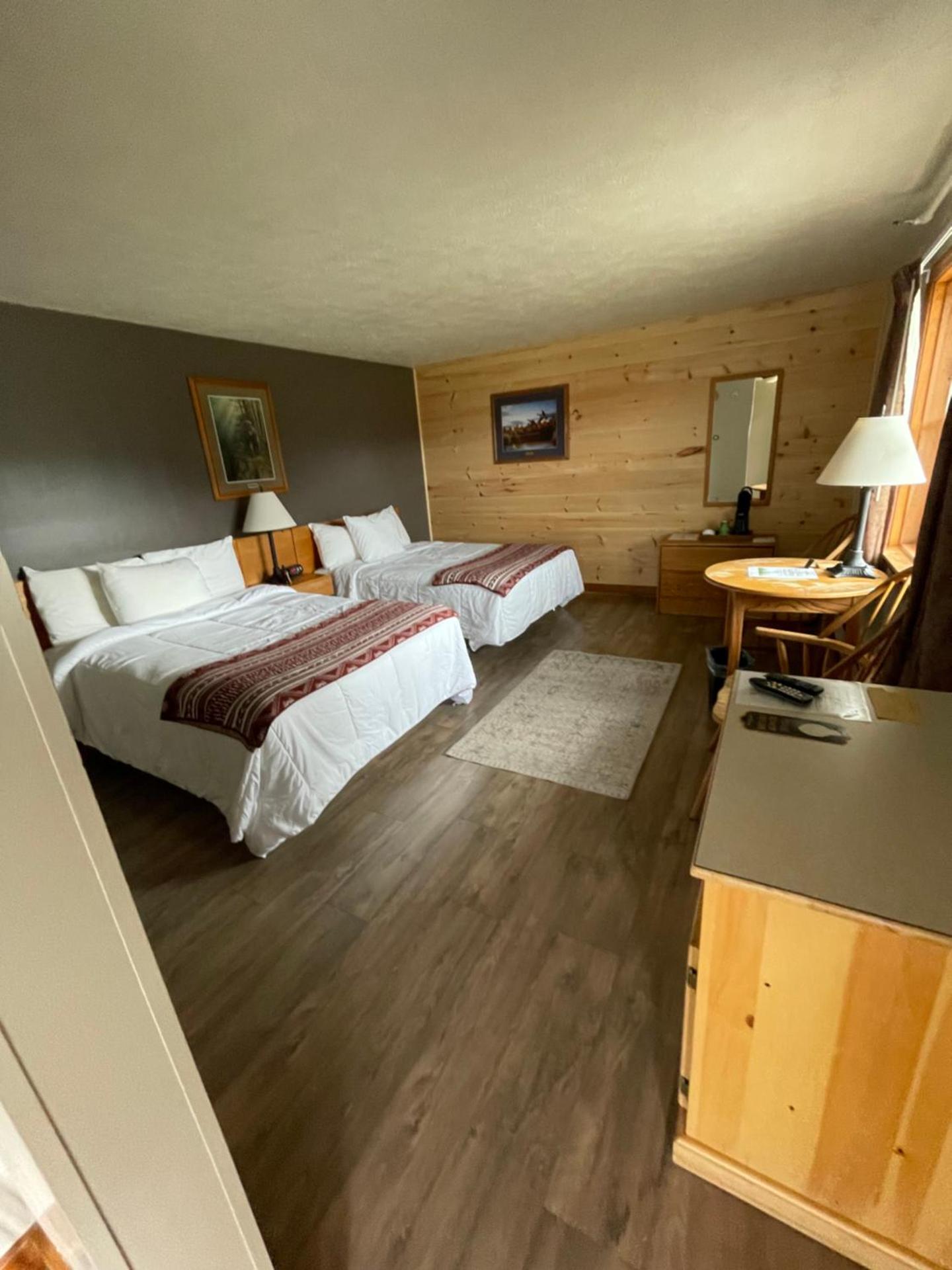 Spillover Motel and Inn