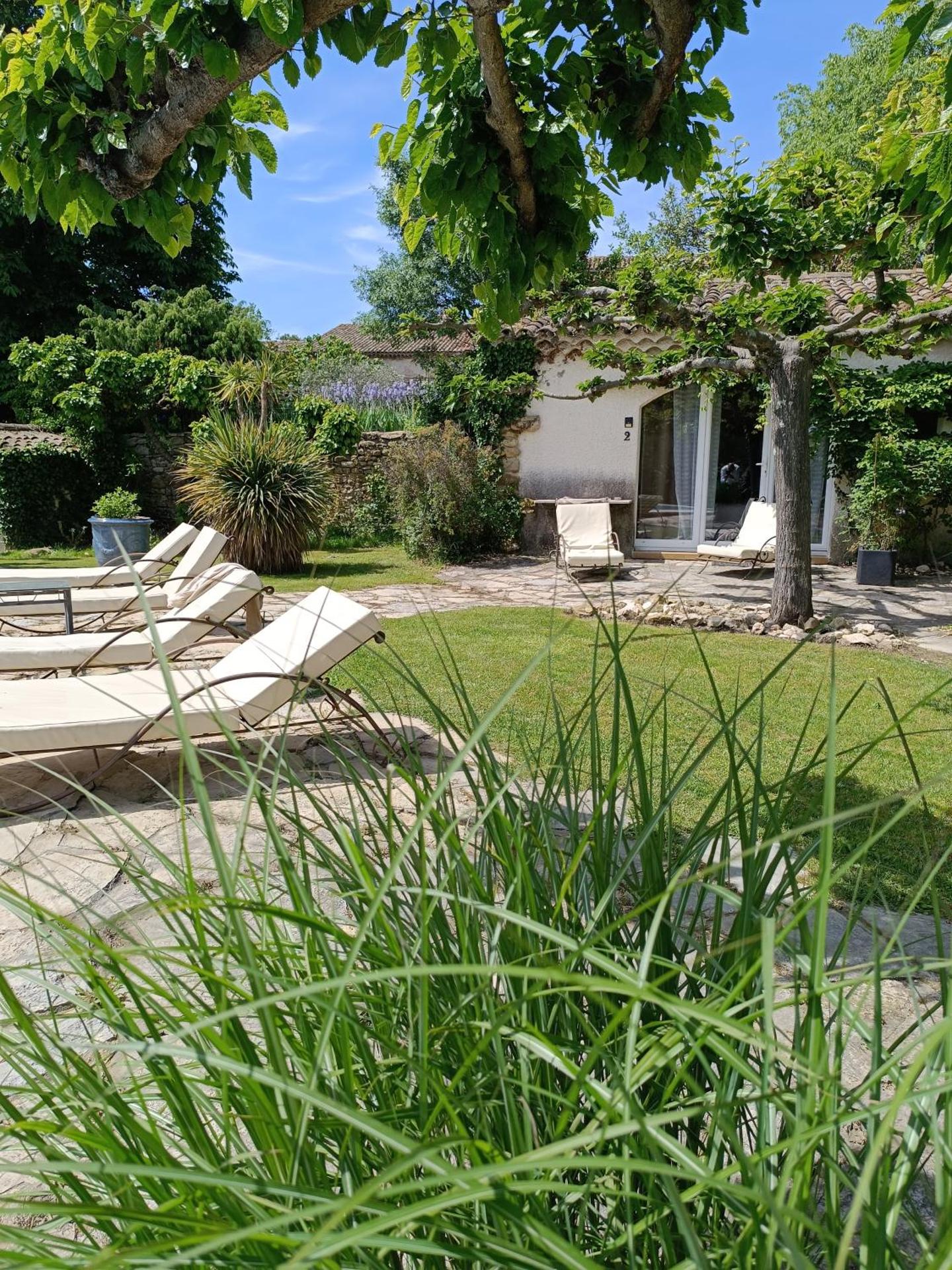 La Capitelle , Chambre double indépendante avec piscine