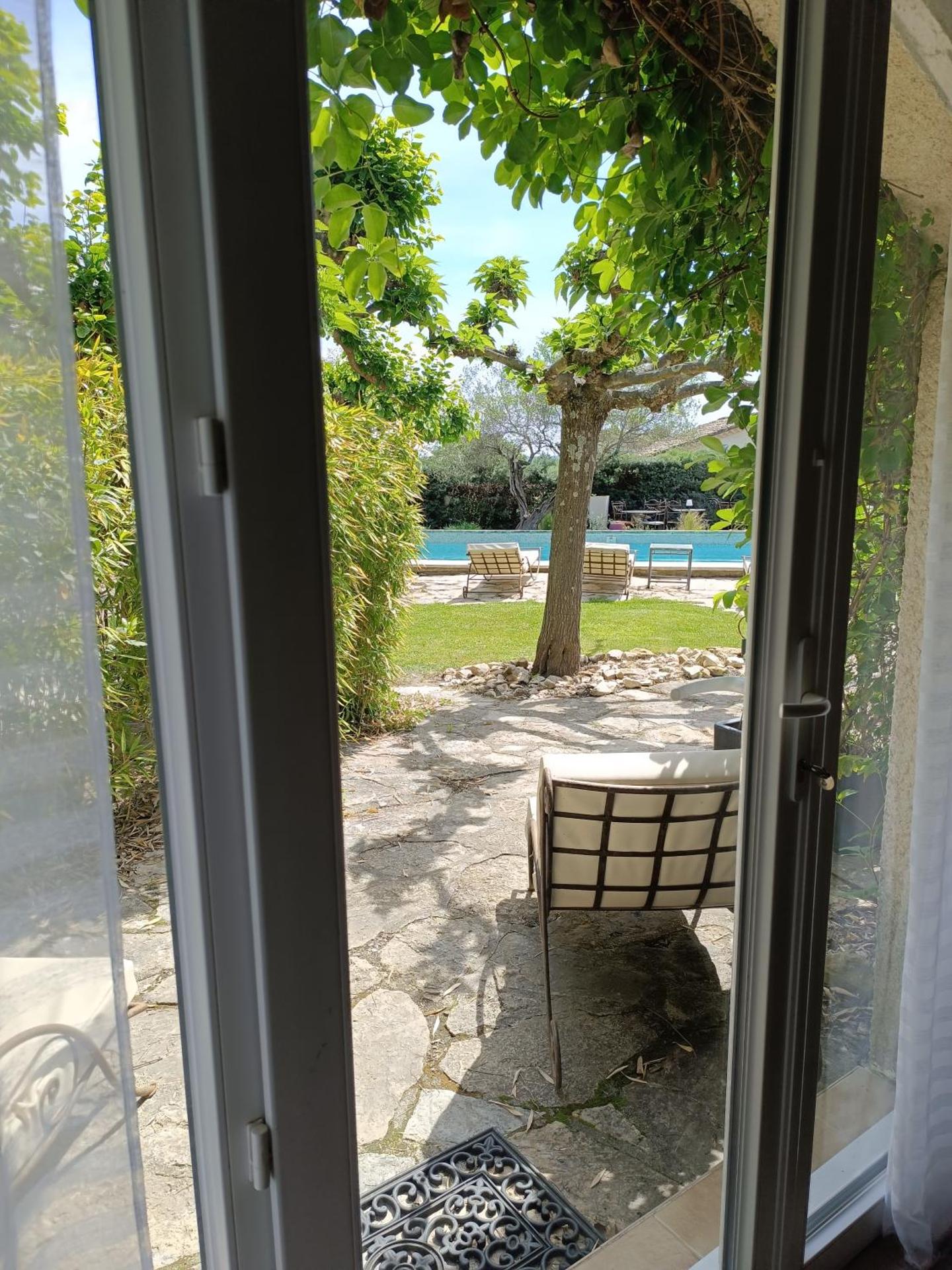 La Capitelle , Chambre double indépendante avec piscine