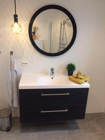 lovely cottage by the sea with hot tub and sauna