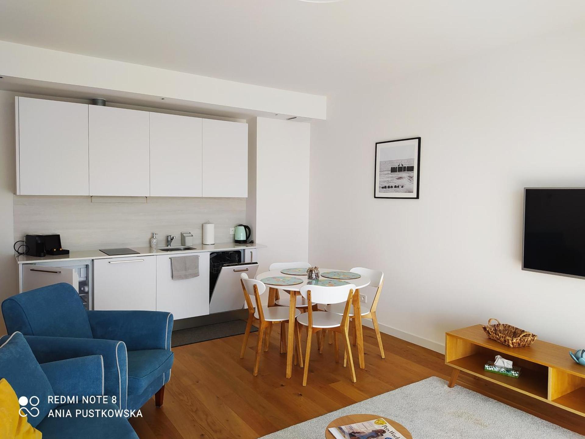 One-Bedroom Apartment with Sea View from Terrace