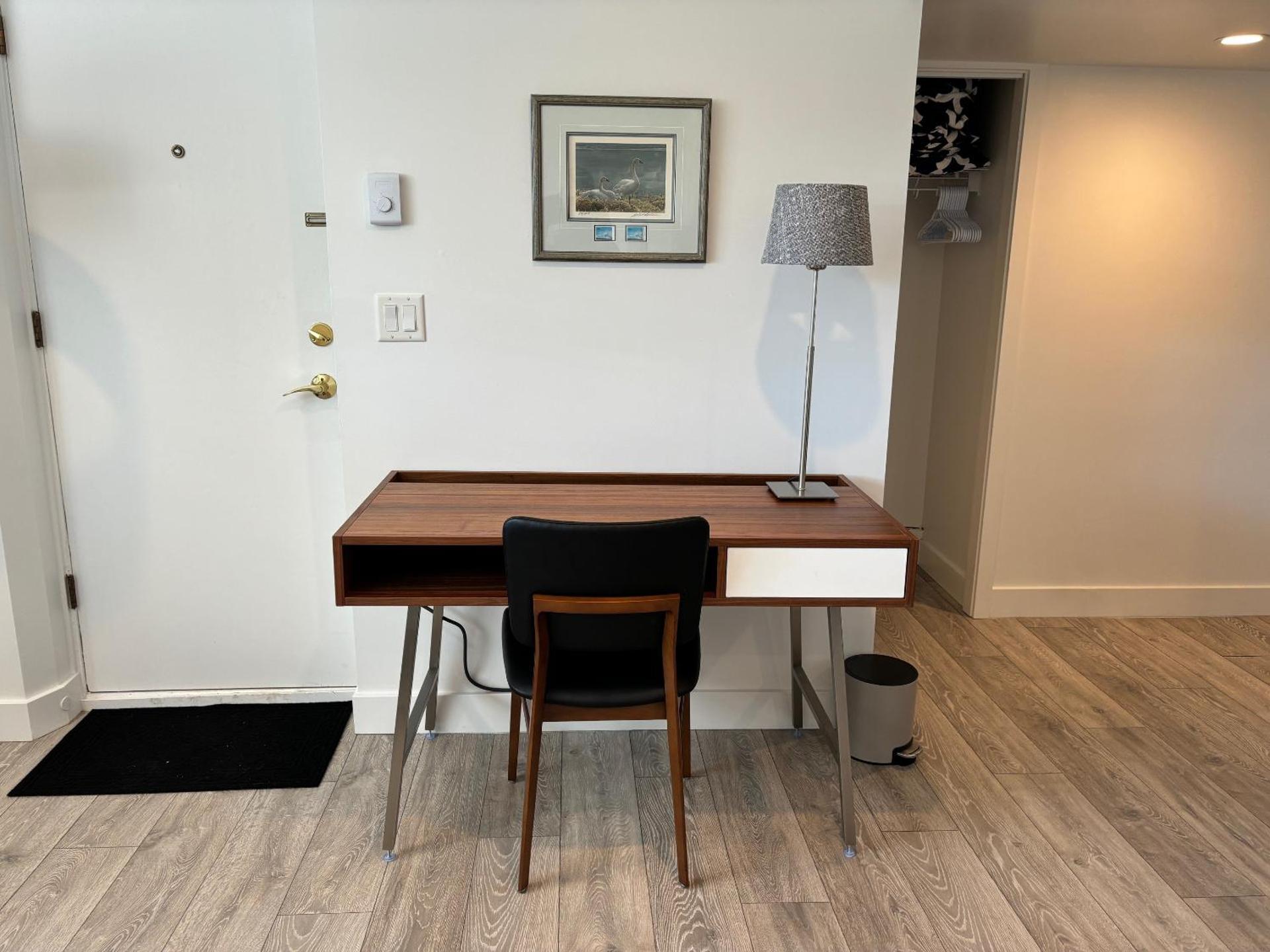 Large 2 bedroom private suite !