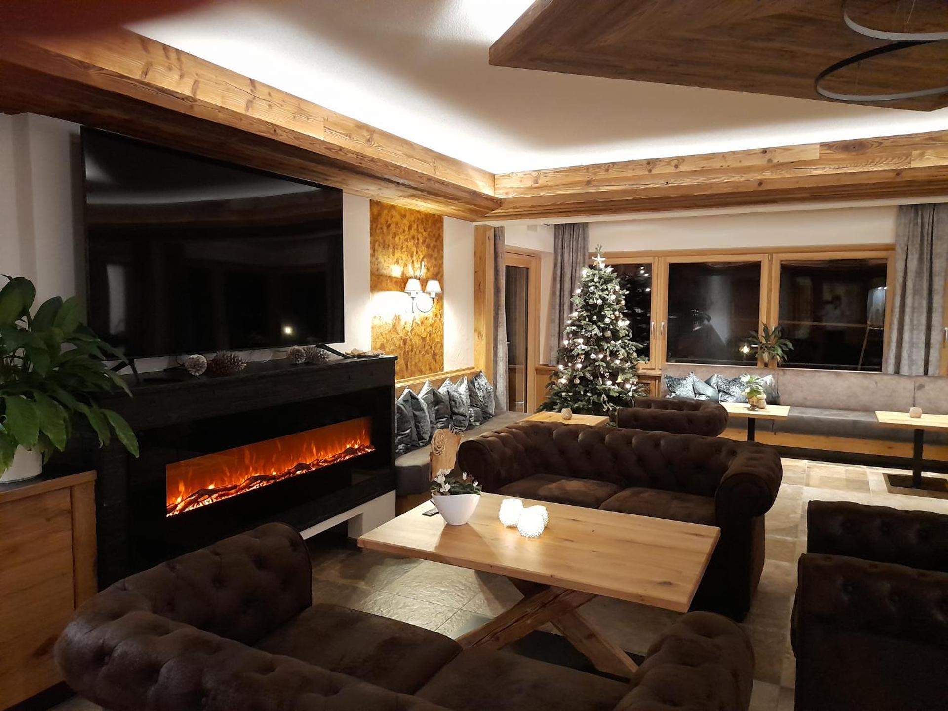 Communal lounge/ TV room