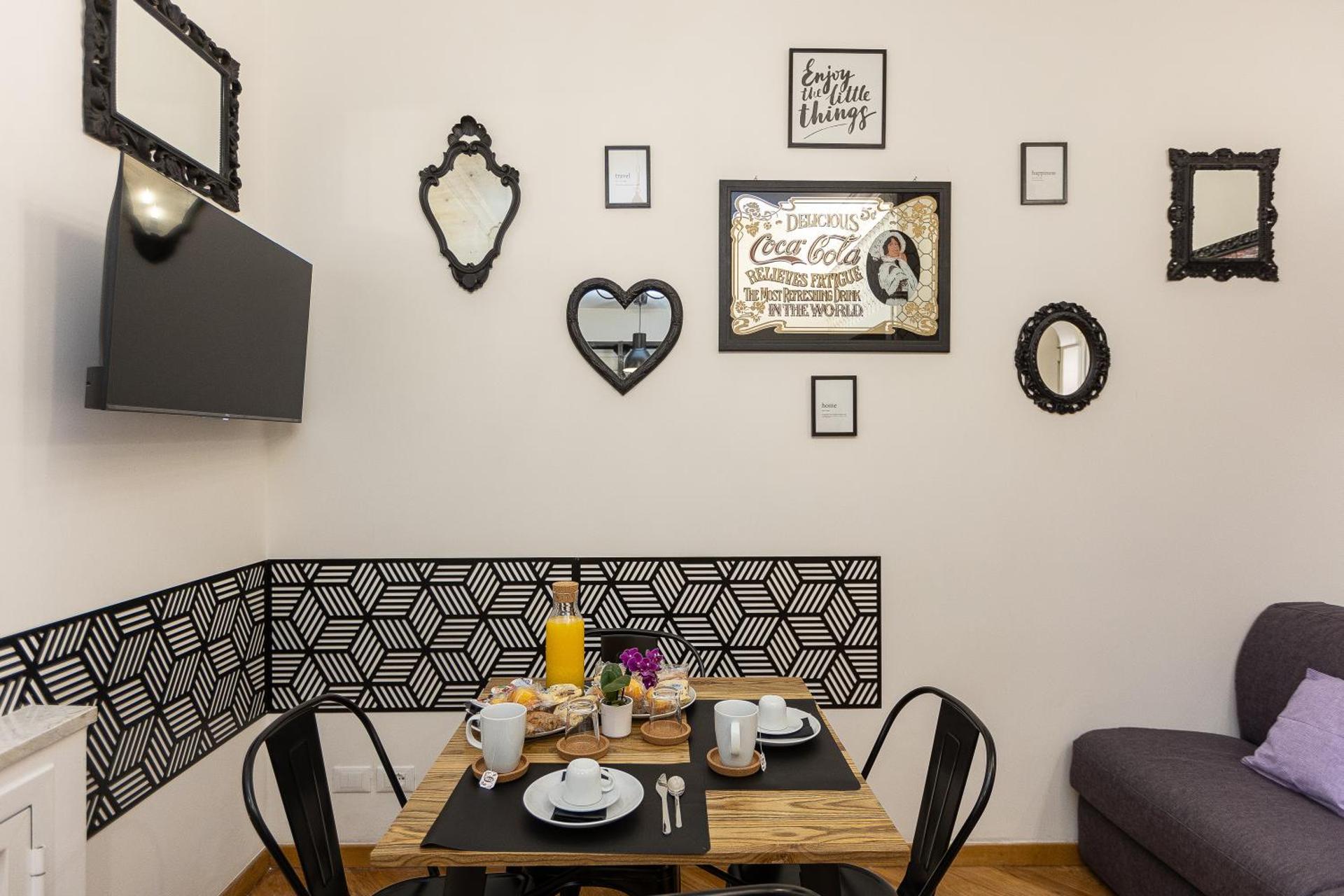 Communal lounge/ TV room