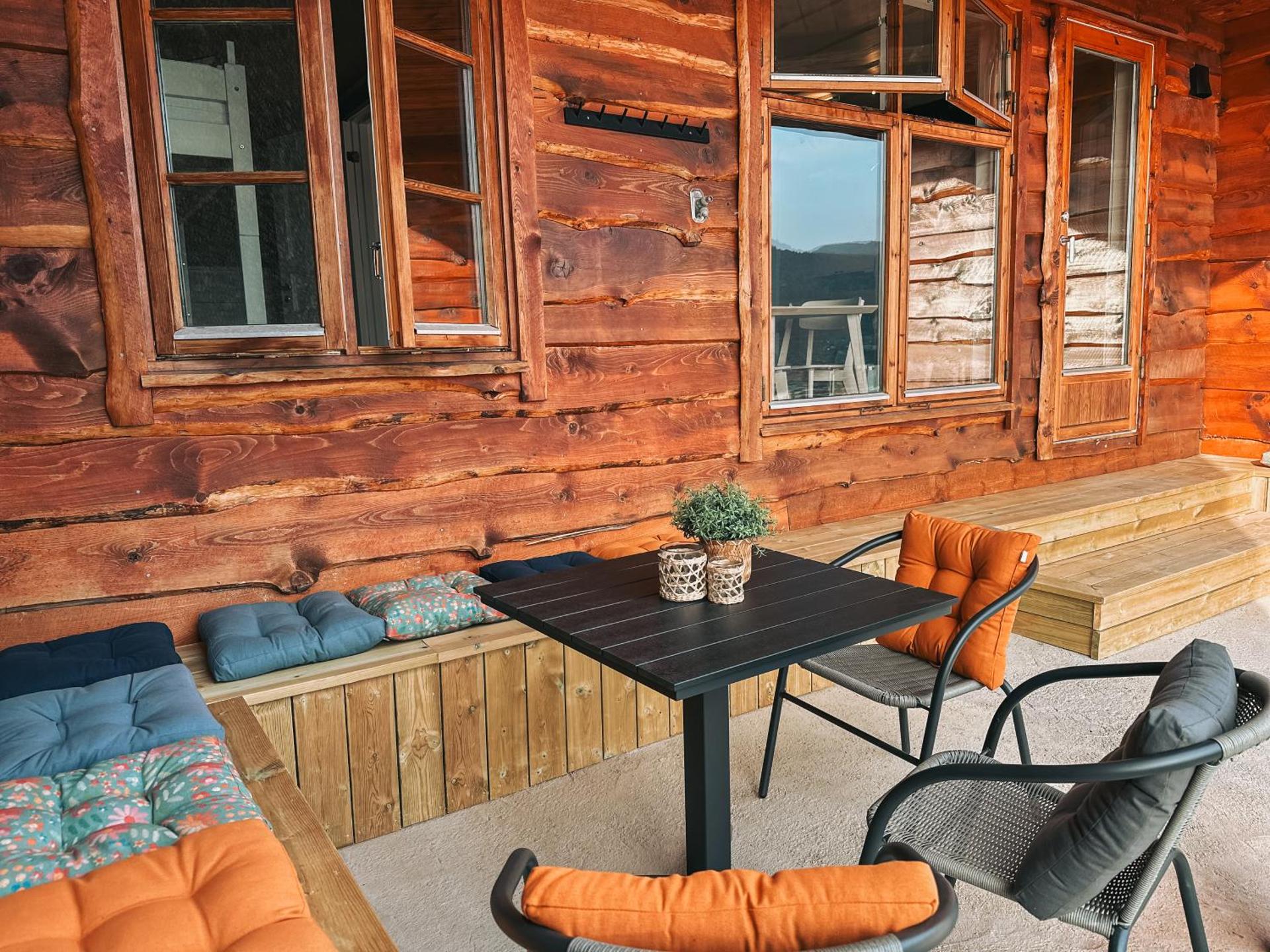 Preikestolen Panorama - Seaside Apartments