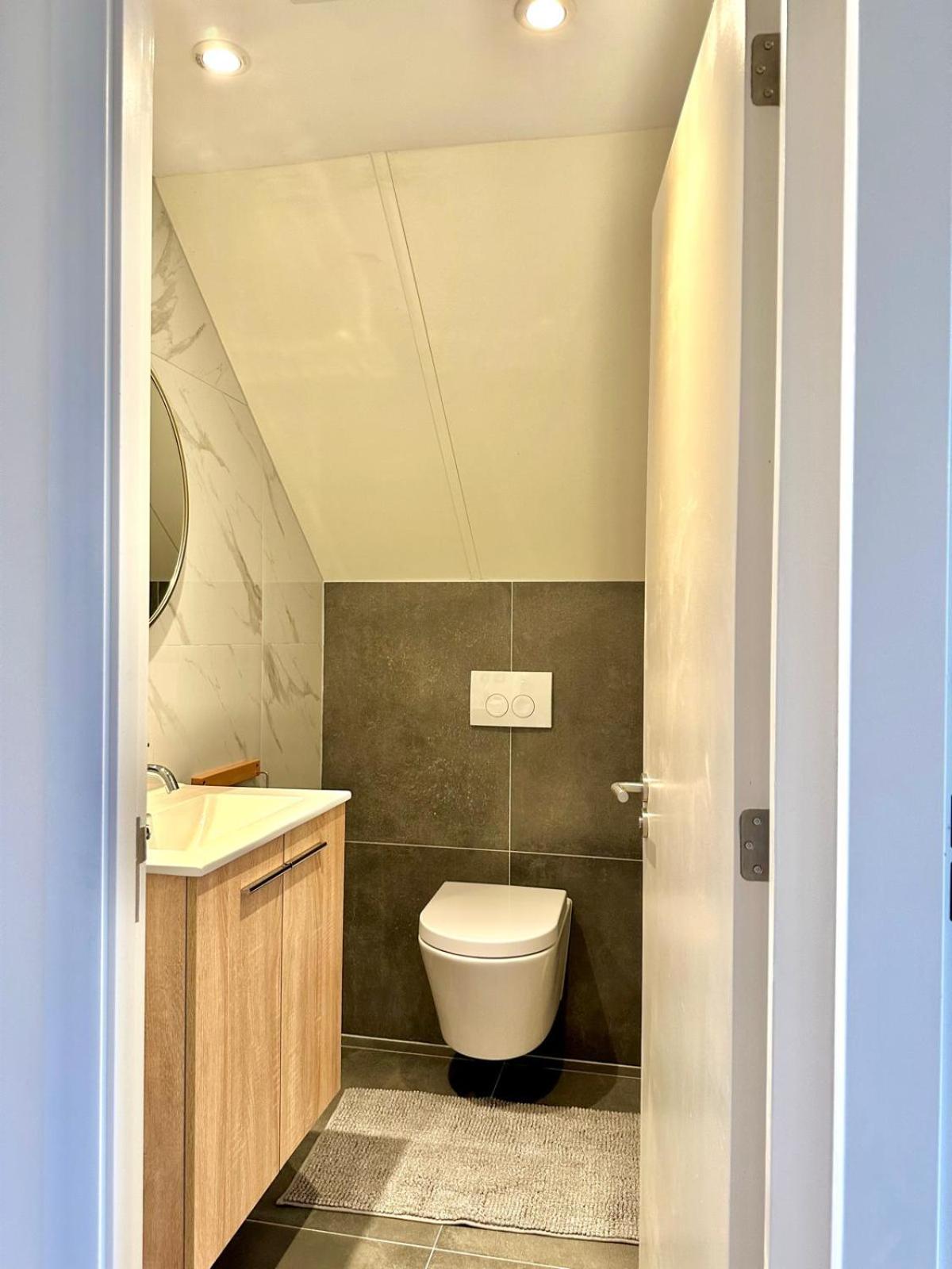 6pers Boshuis -Hottub Jacuzzi- 'De Groene Specht'