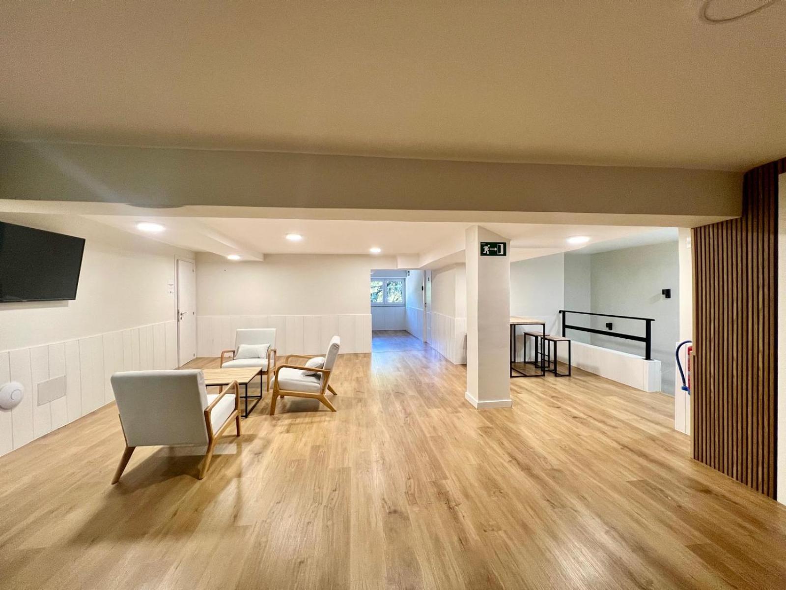 Communal lounge/ TV room