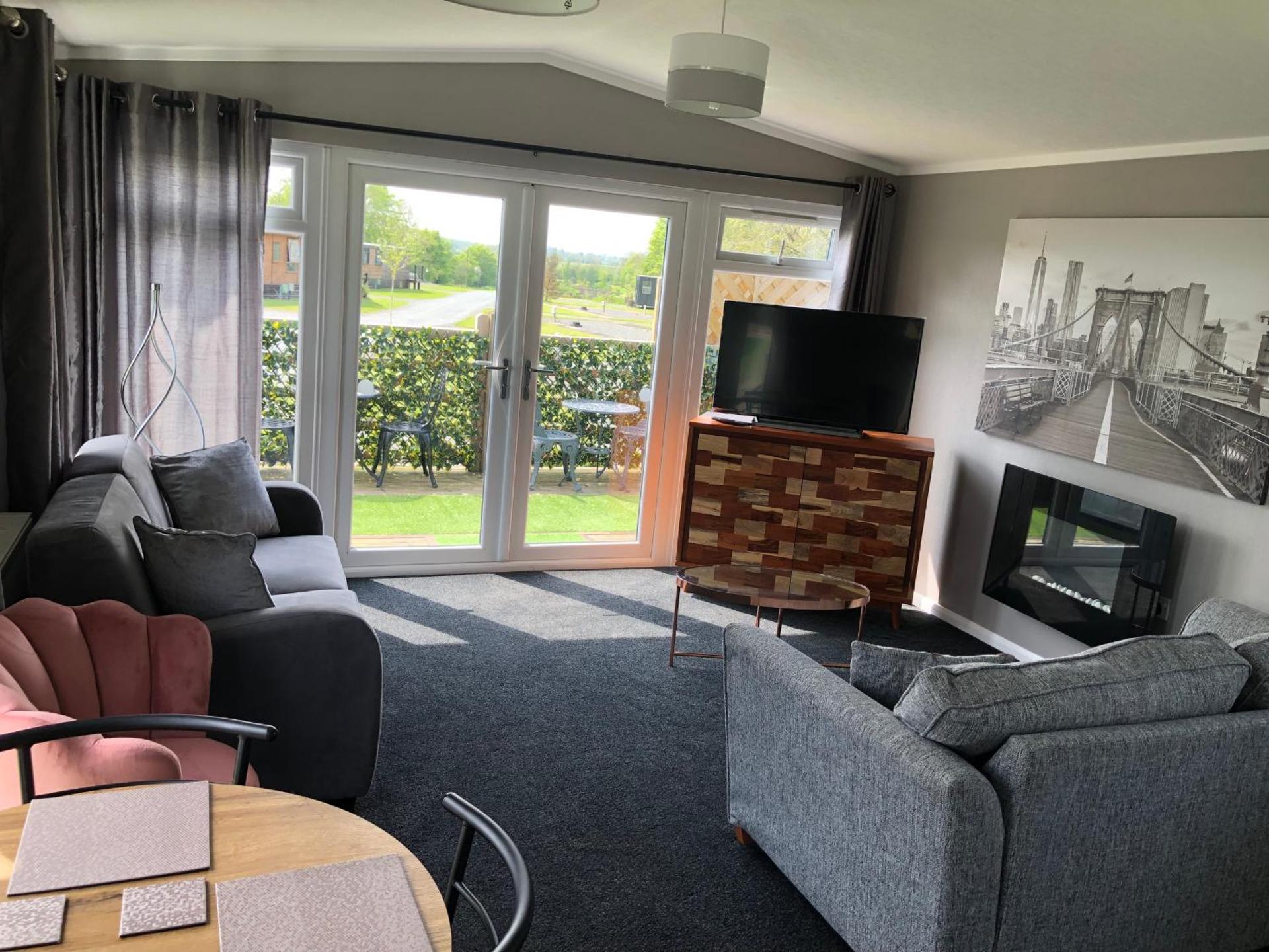 Communal lounge/ TV room