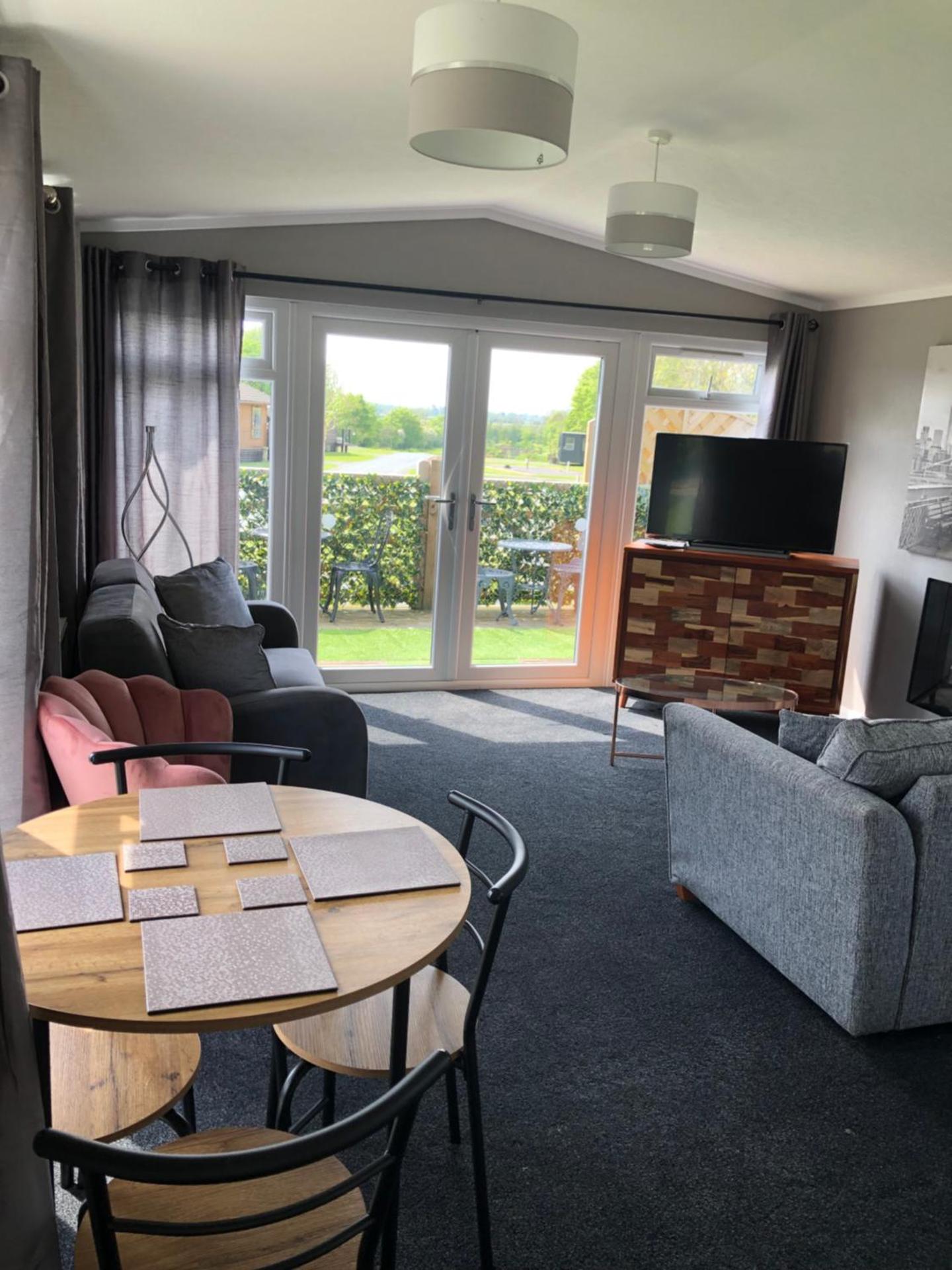 Communal lounge/ TV room