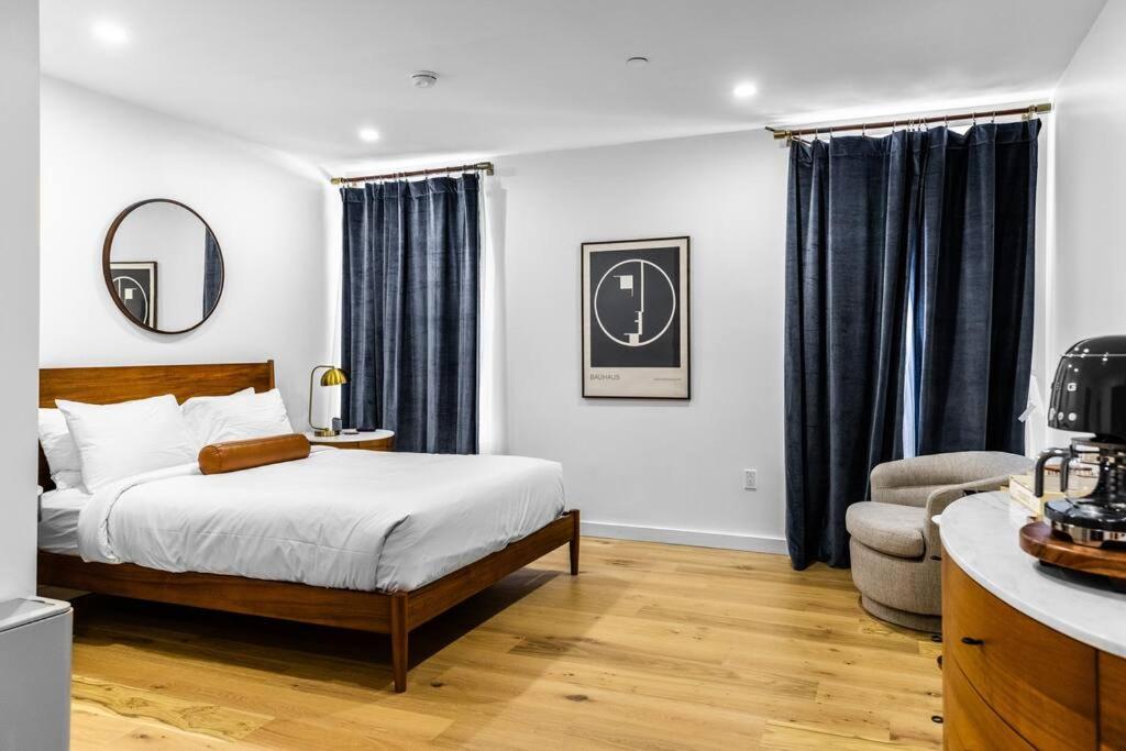 Historic DTWN Bangor, Steps to great Food & Drink, Room # 102