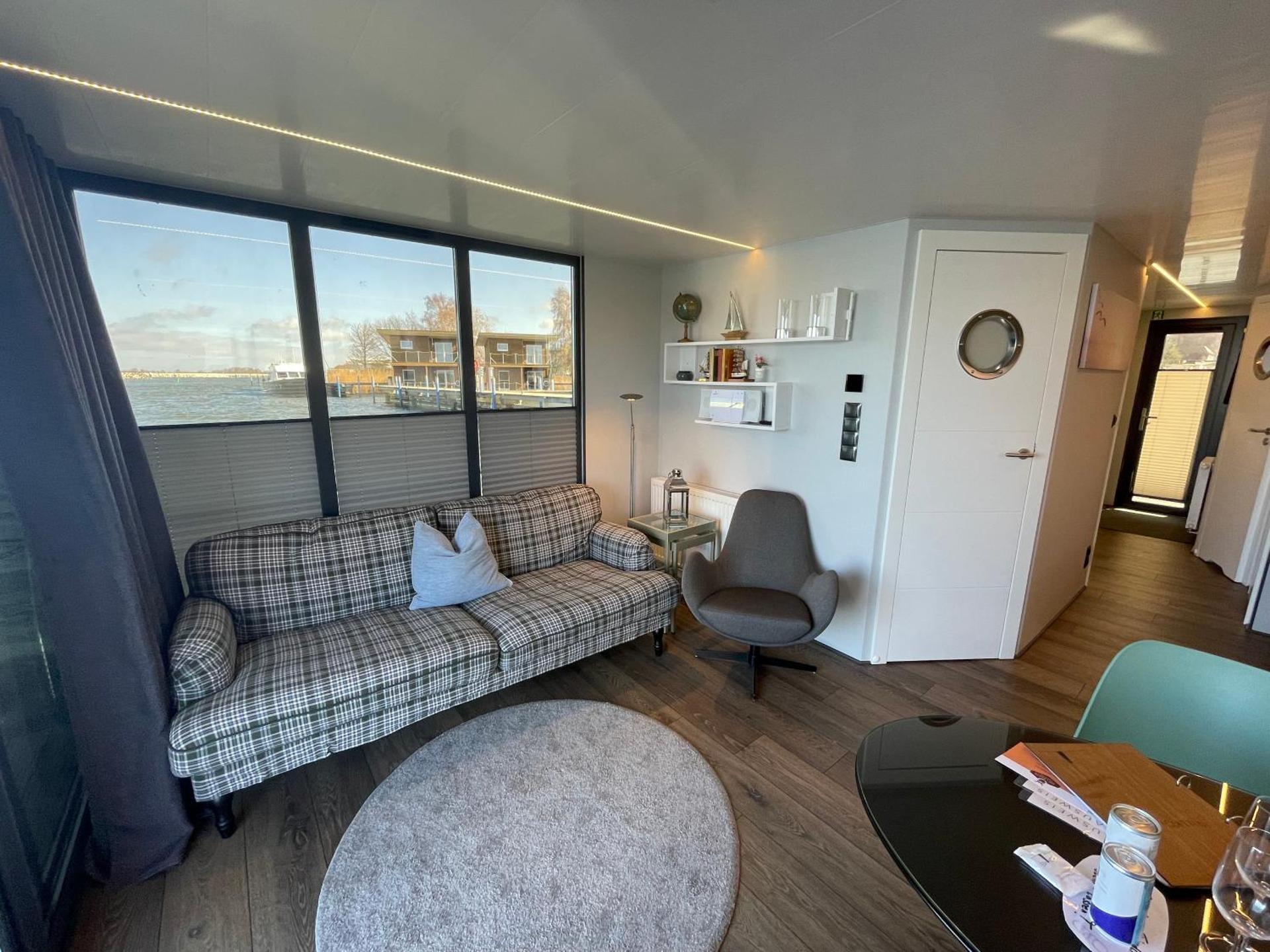 Hausboot Fjord Baltica mit Dachterrasse in Barth