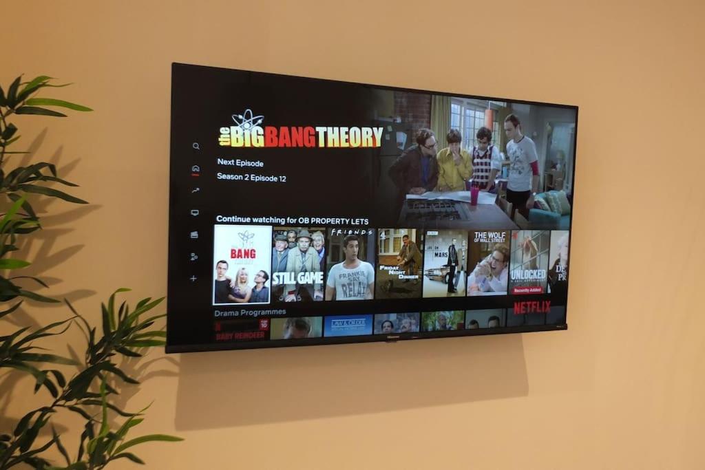 Communal lounge/ TV room