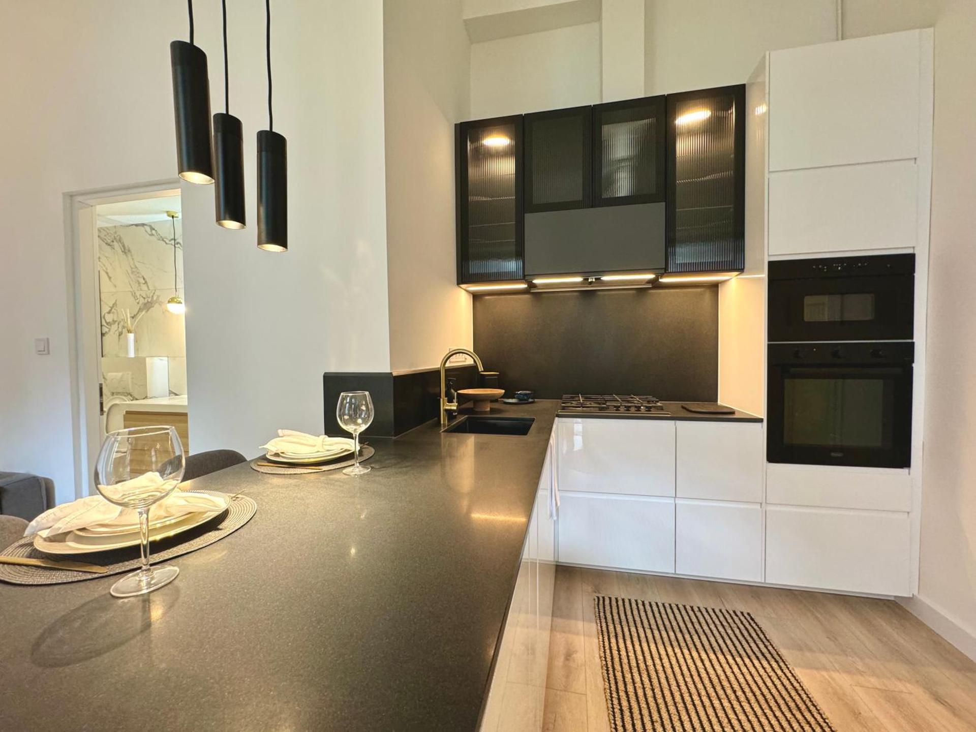 Buda Retreat - Modern 2BR