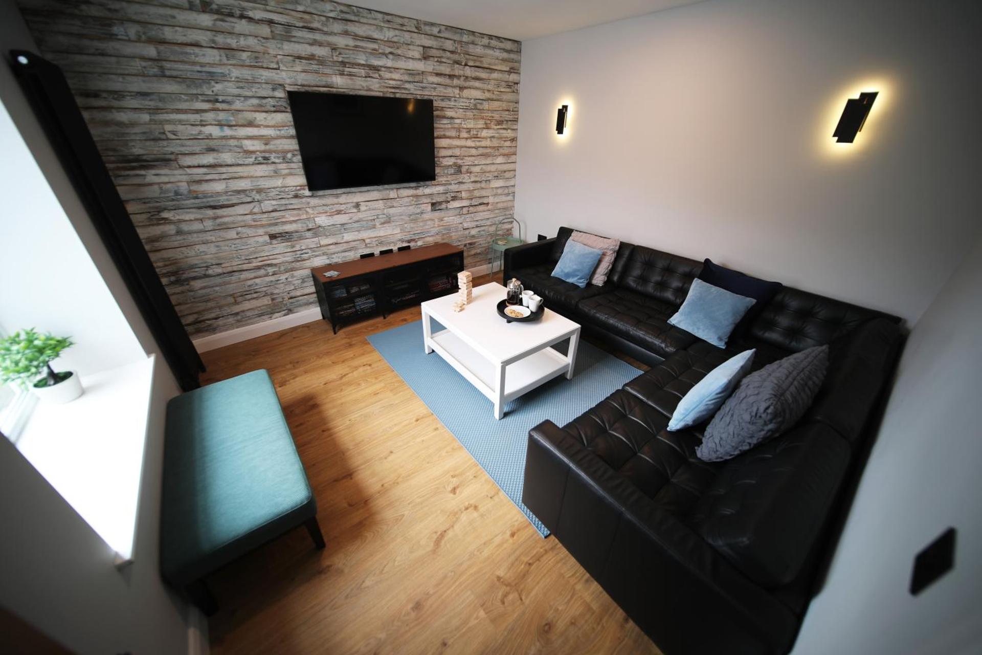Communal lounge/ TV room