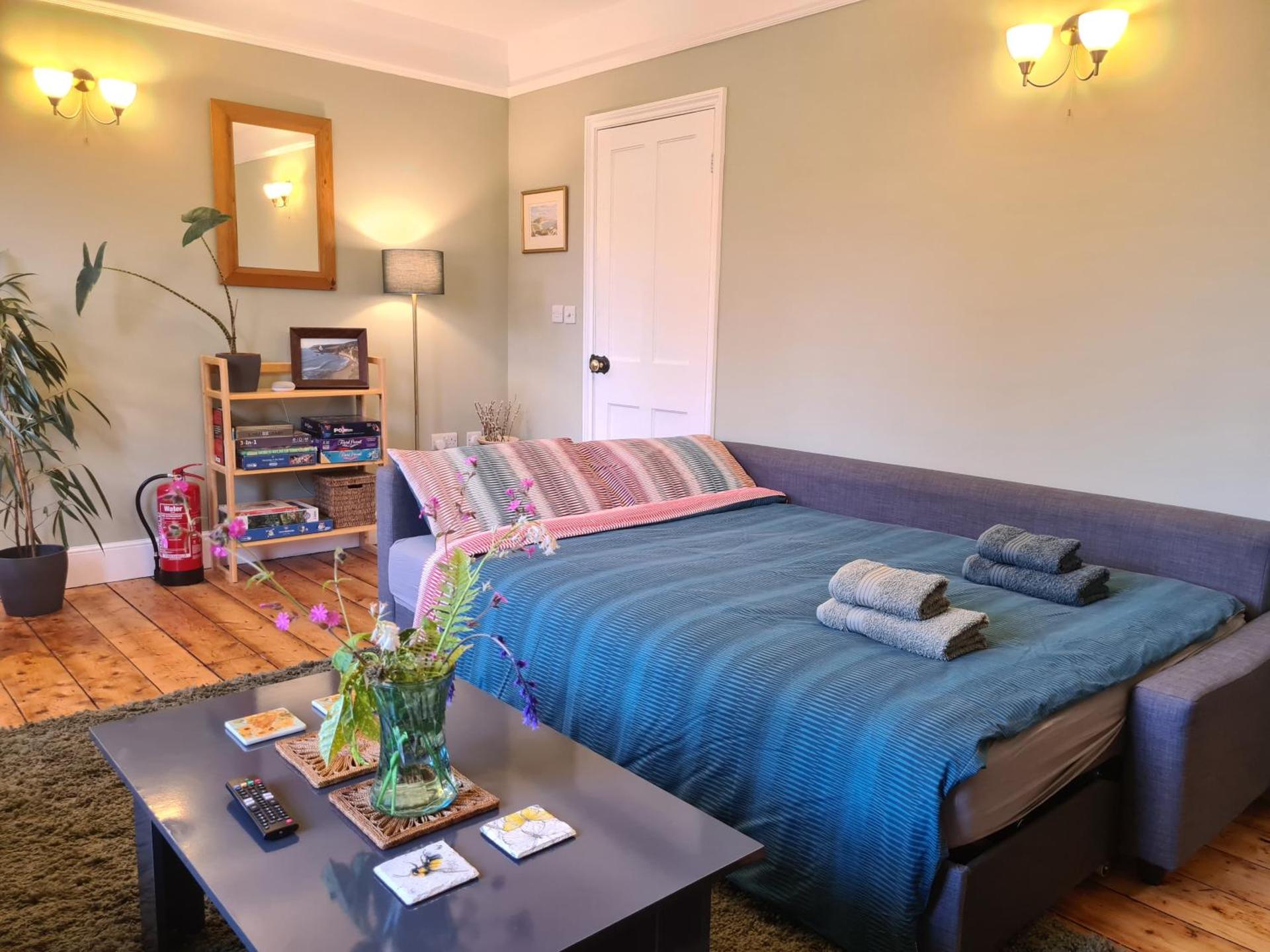 The Hideaway - Central Wareham