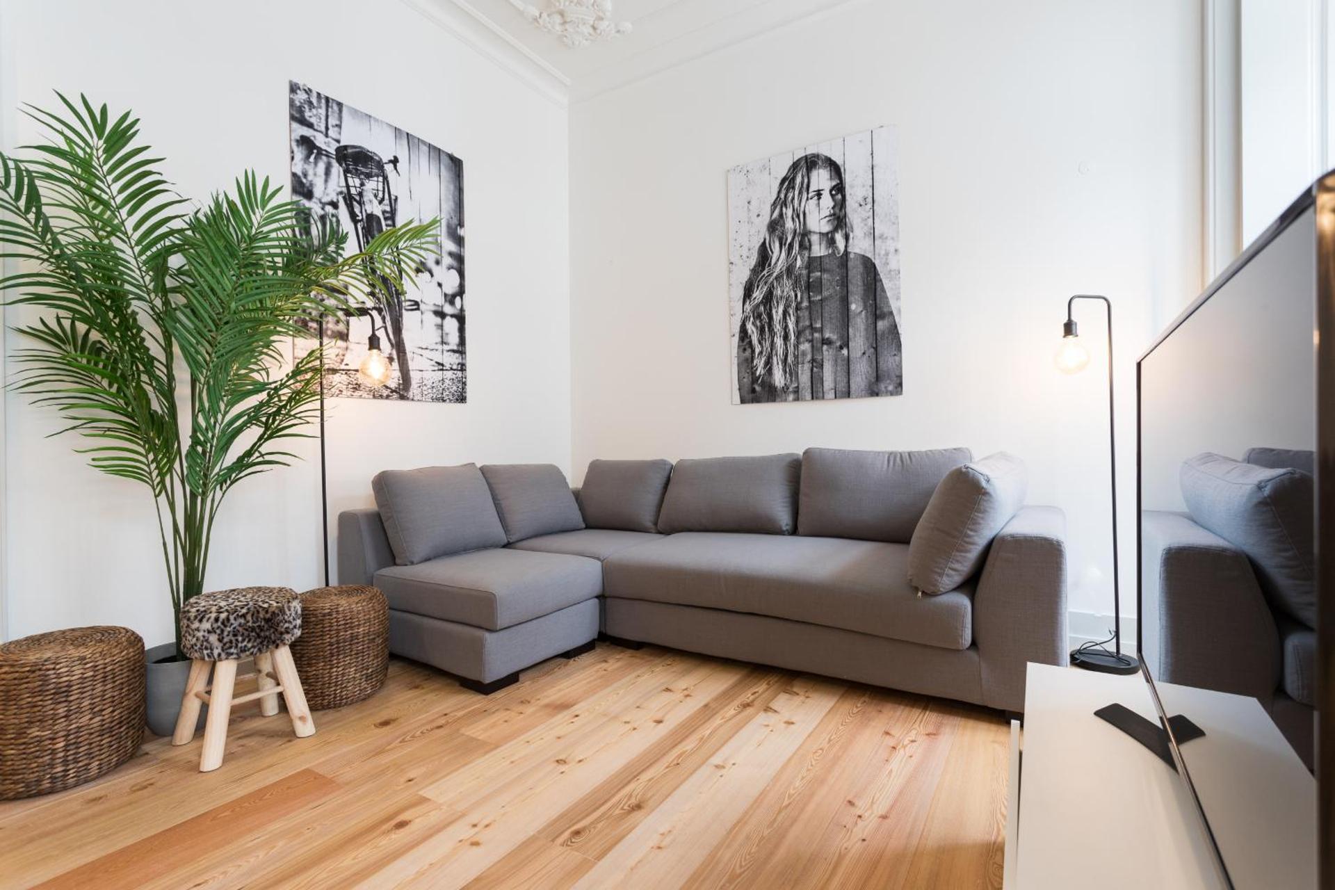 Communal lounge/ TV room