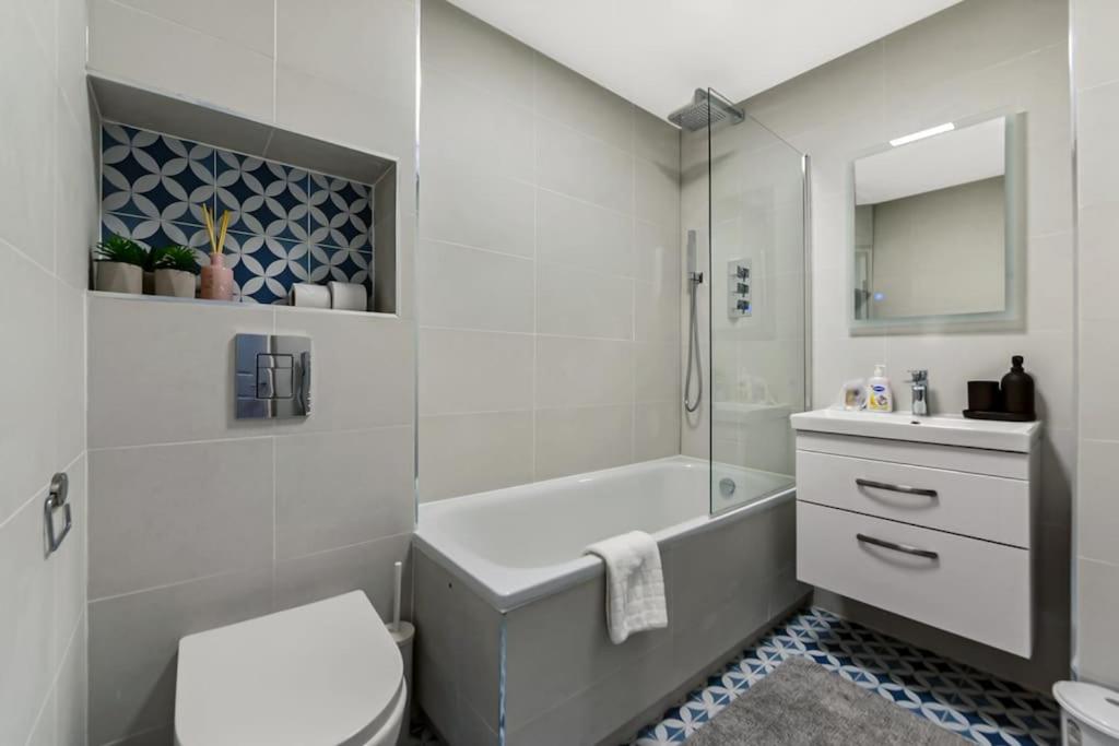 Cozy Battersea apartment Sleep 5 Easy Access to Central London