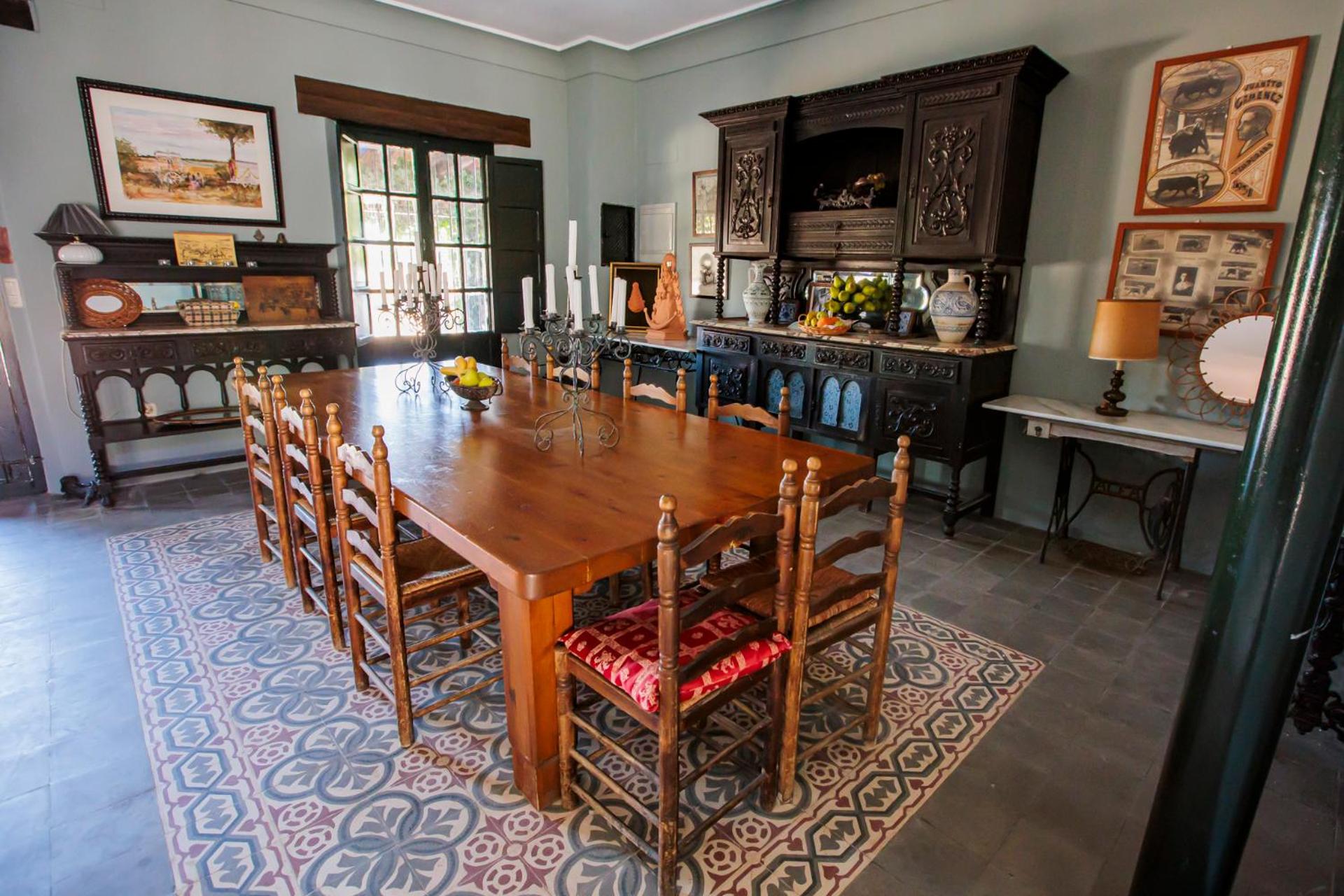 Communal lounge/ TV room