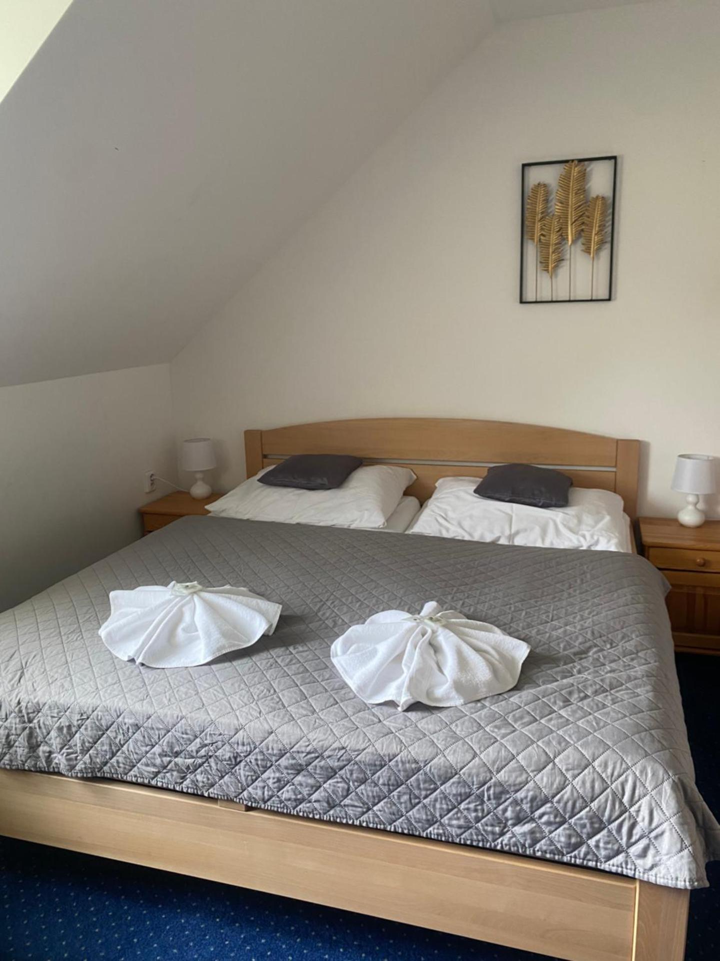 Family Room (2 Adults + 2 Children)