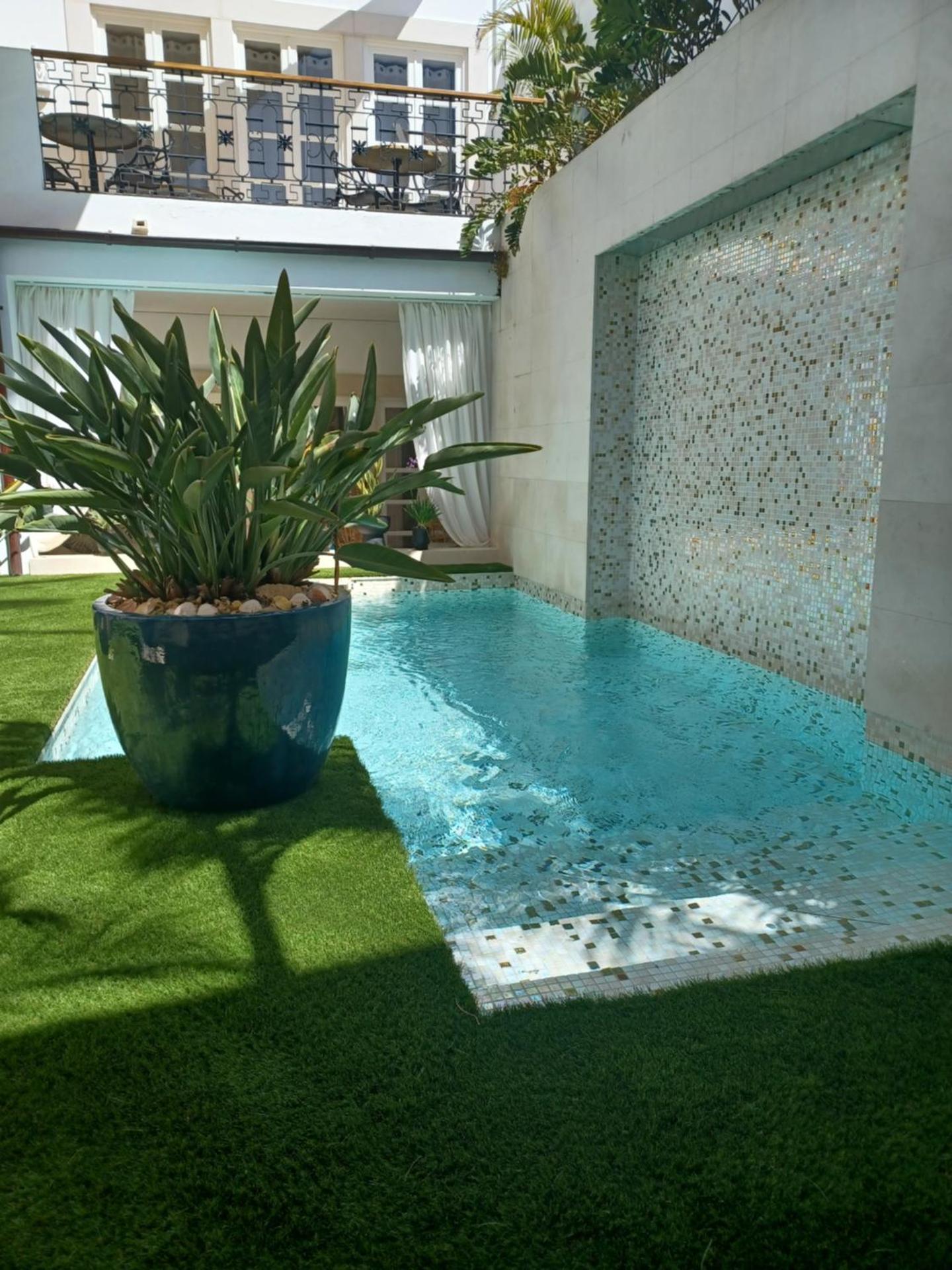 Swimming pool