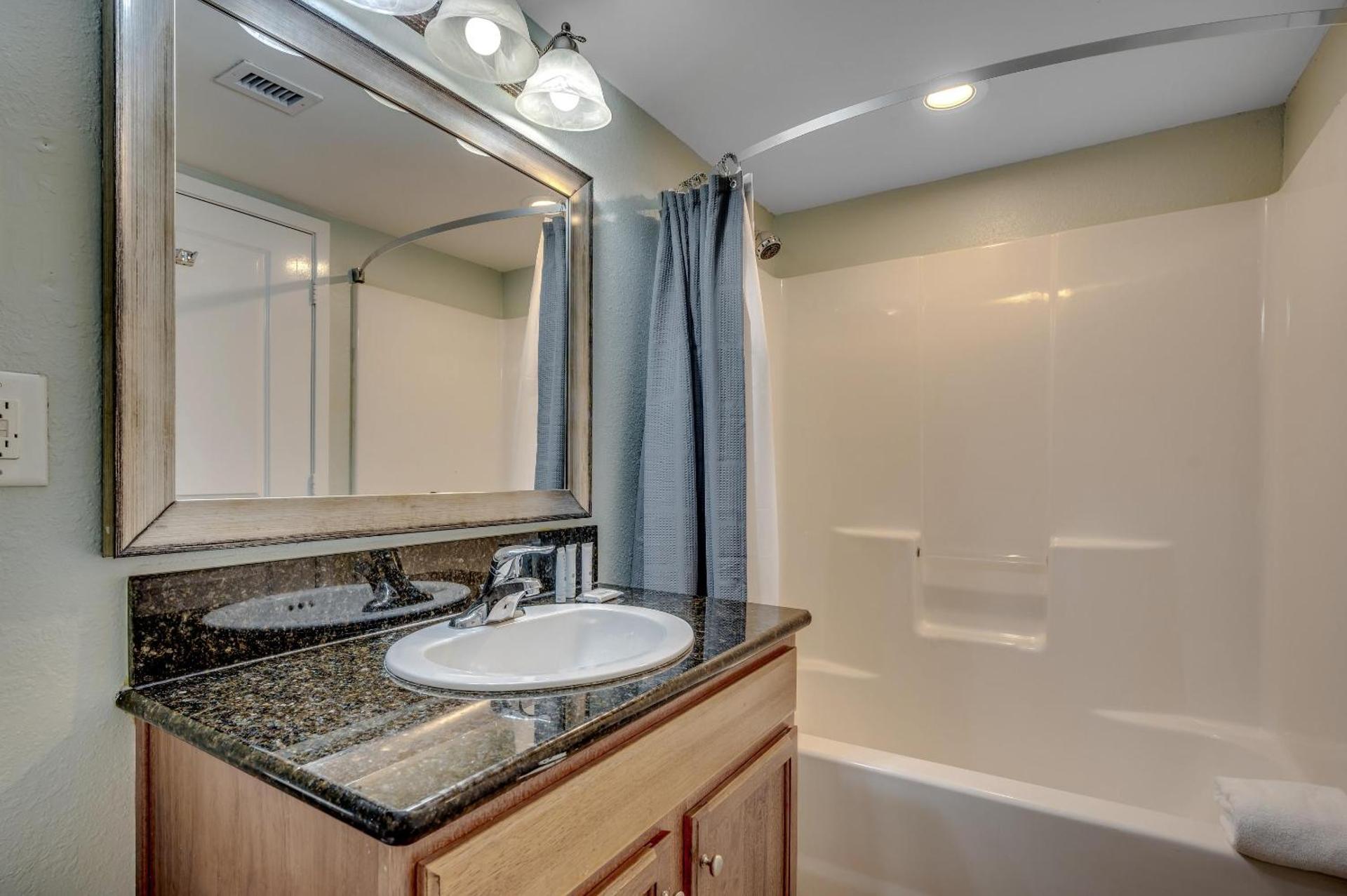 Bay View Resort 1004A