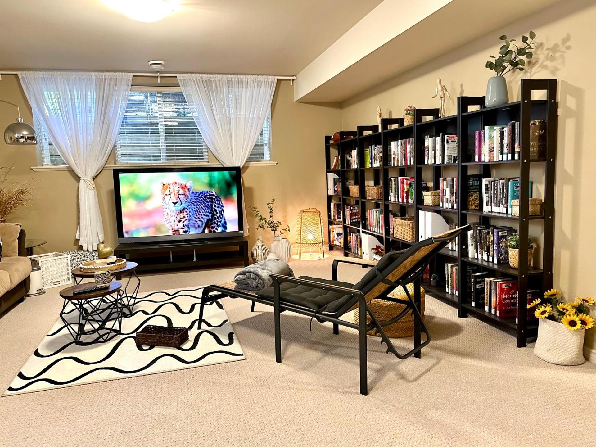Communal lounge/ TV room