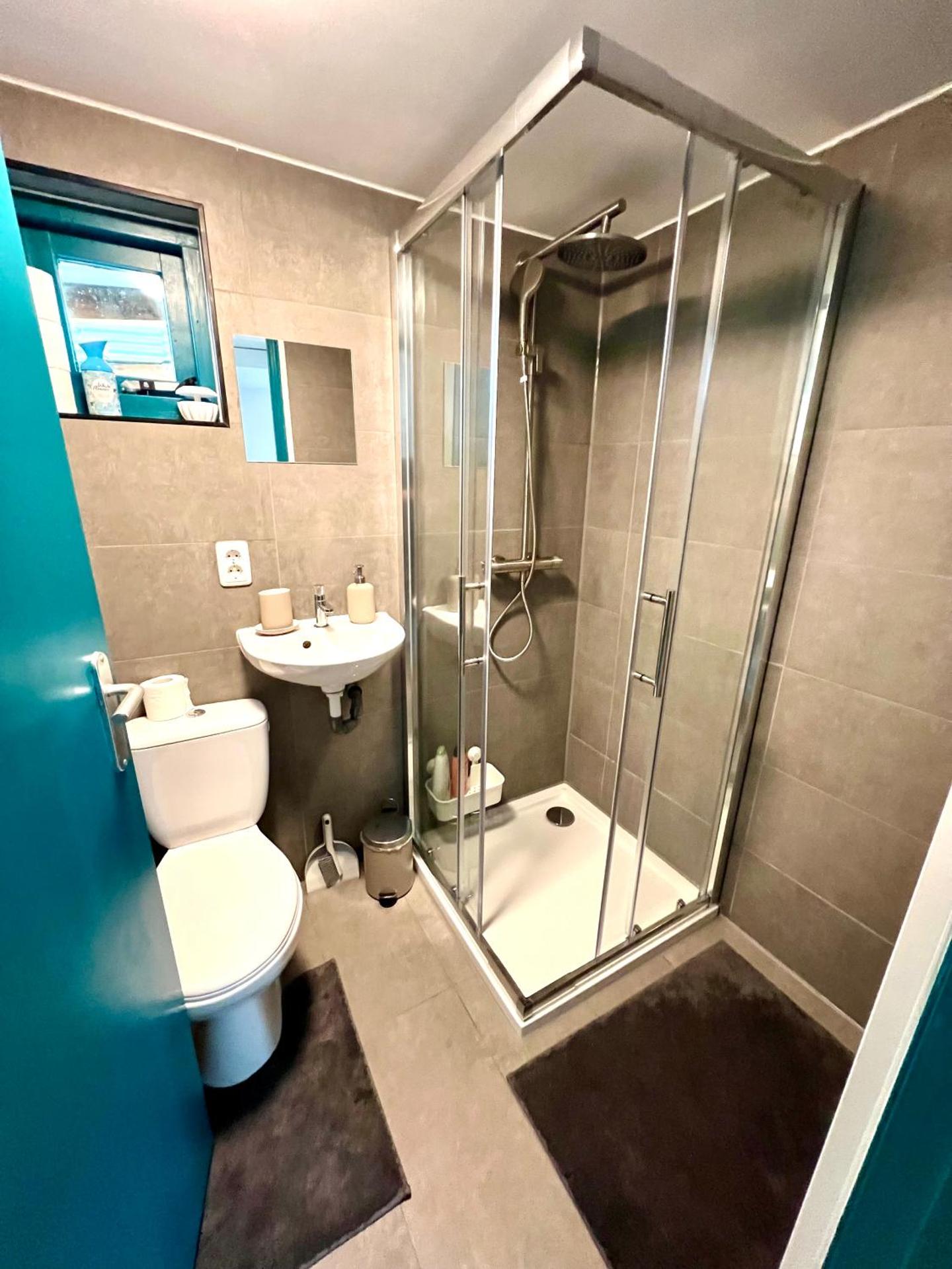 Cozy comfortable house with jacuzzi & private garden near Amsterdam