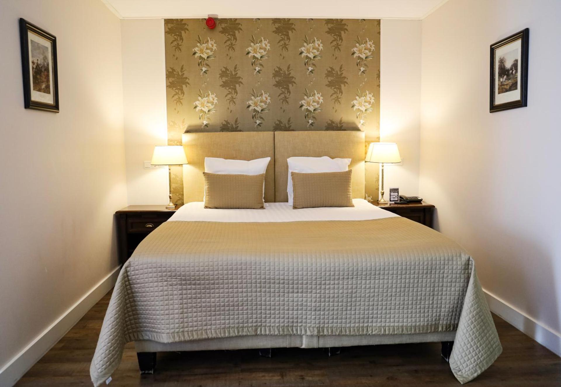 Deluxe Double Room with Bath