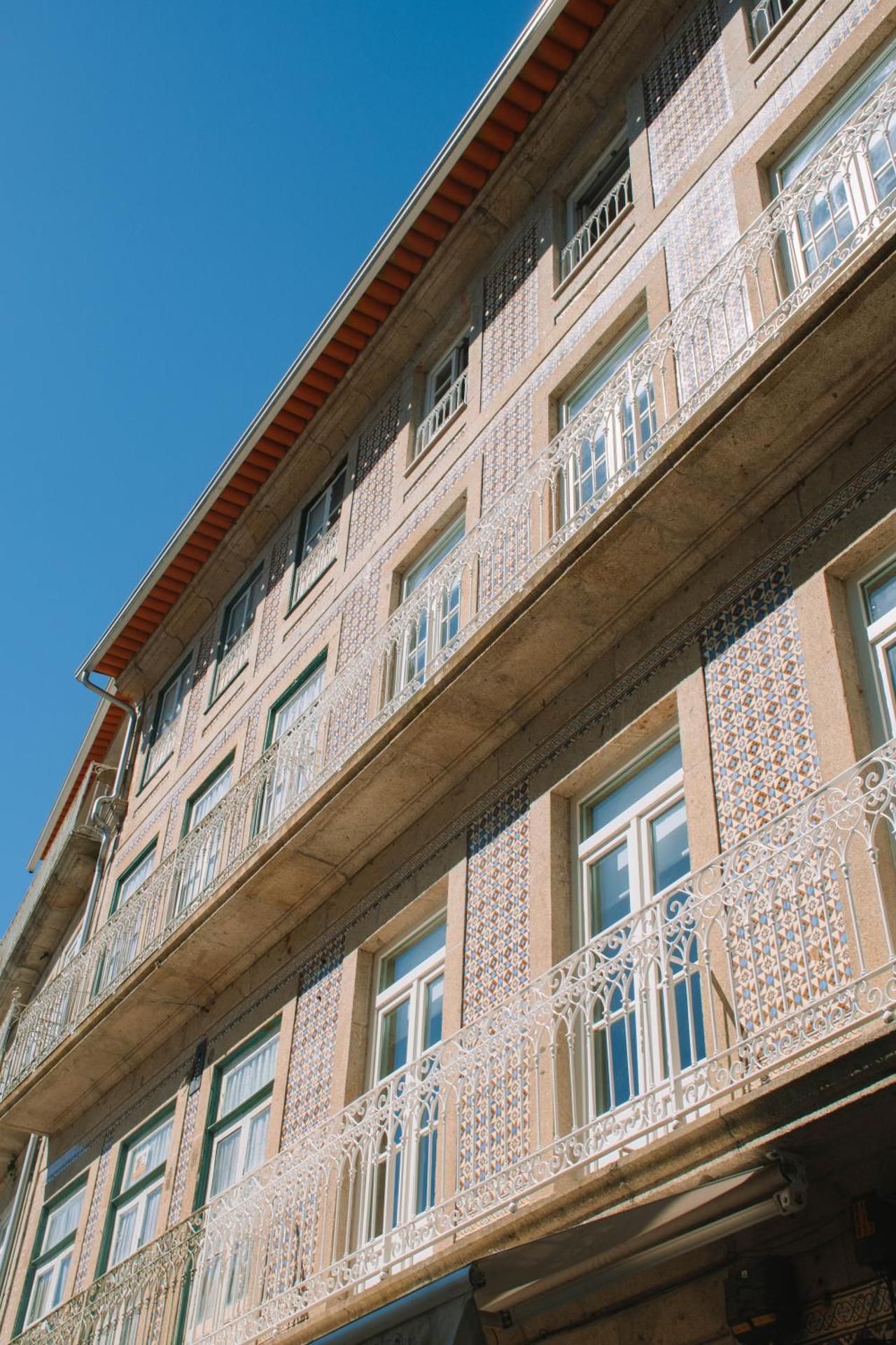 Deluxe One-Bedroom Apartment with Garden View