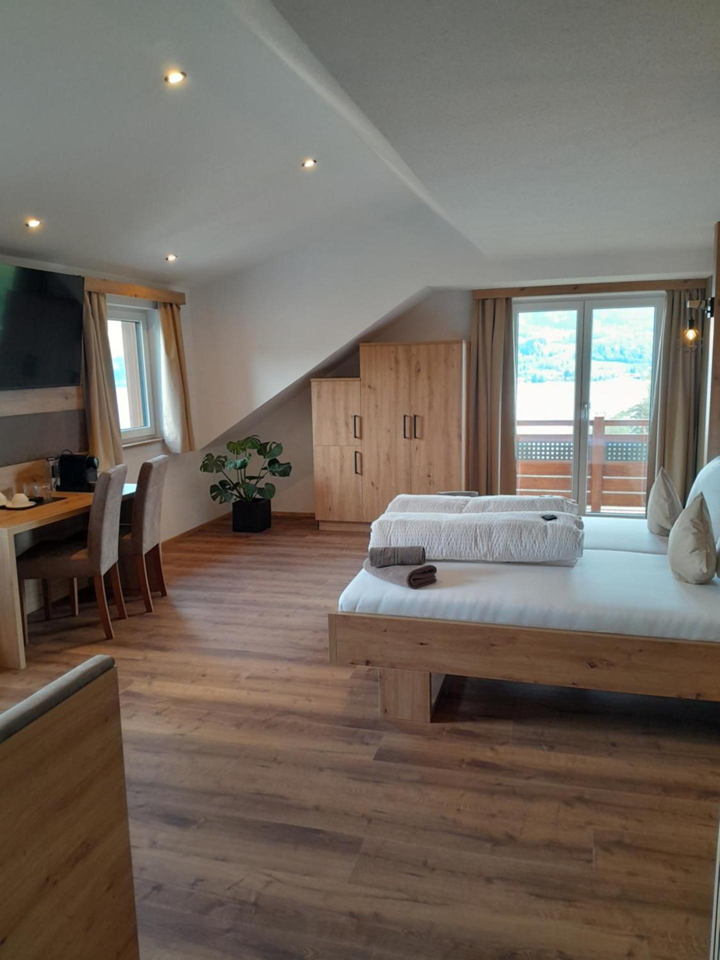 Deluxe Suite with Spa Bath