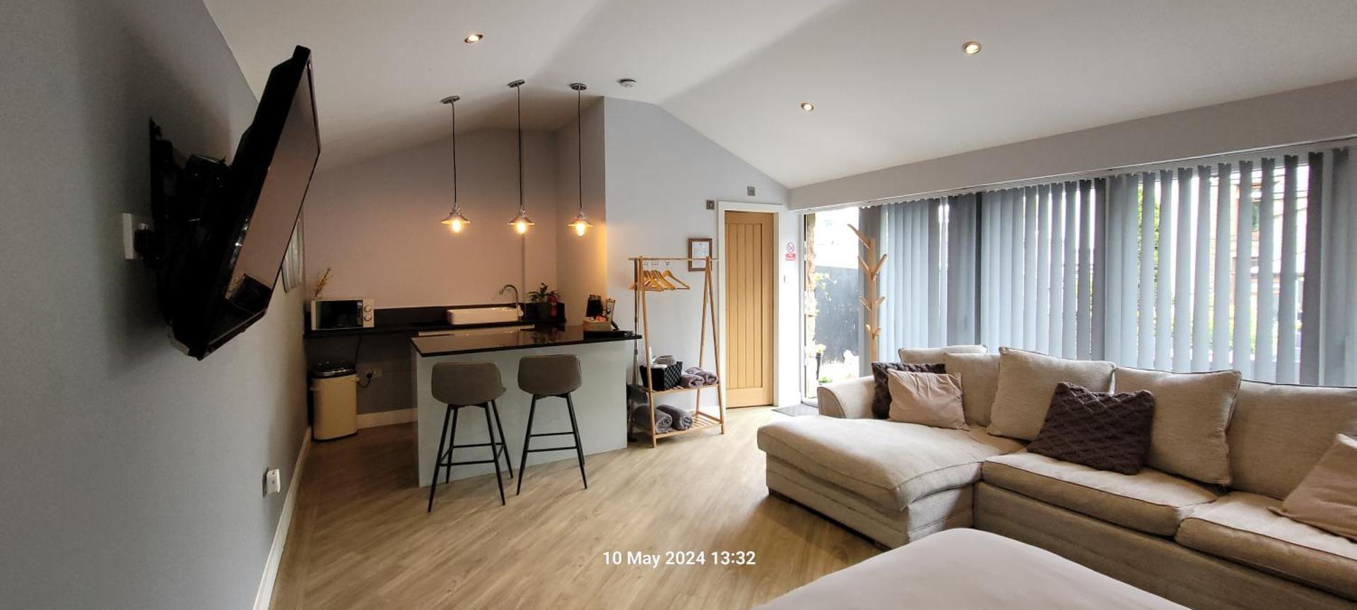 Dean Clough Lodge - Contemporary self contained studio