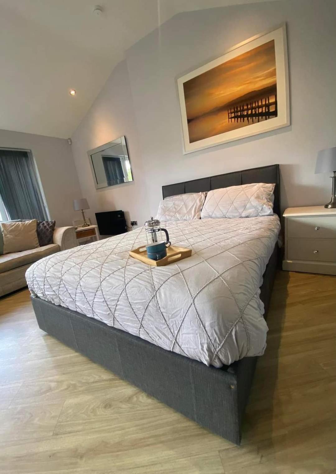 Dean Clough Lodge - Contemporary self contained studio