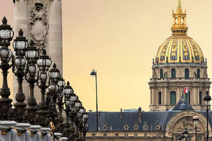 Appartement Paris 7ème Invalides/ Tour Eiffel 1er étage