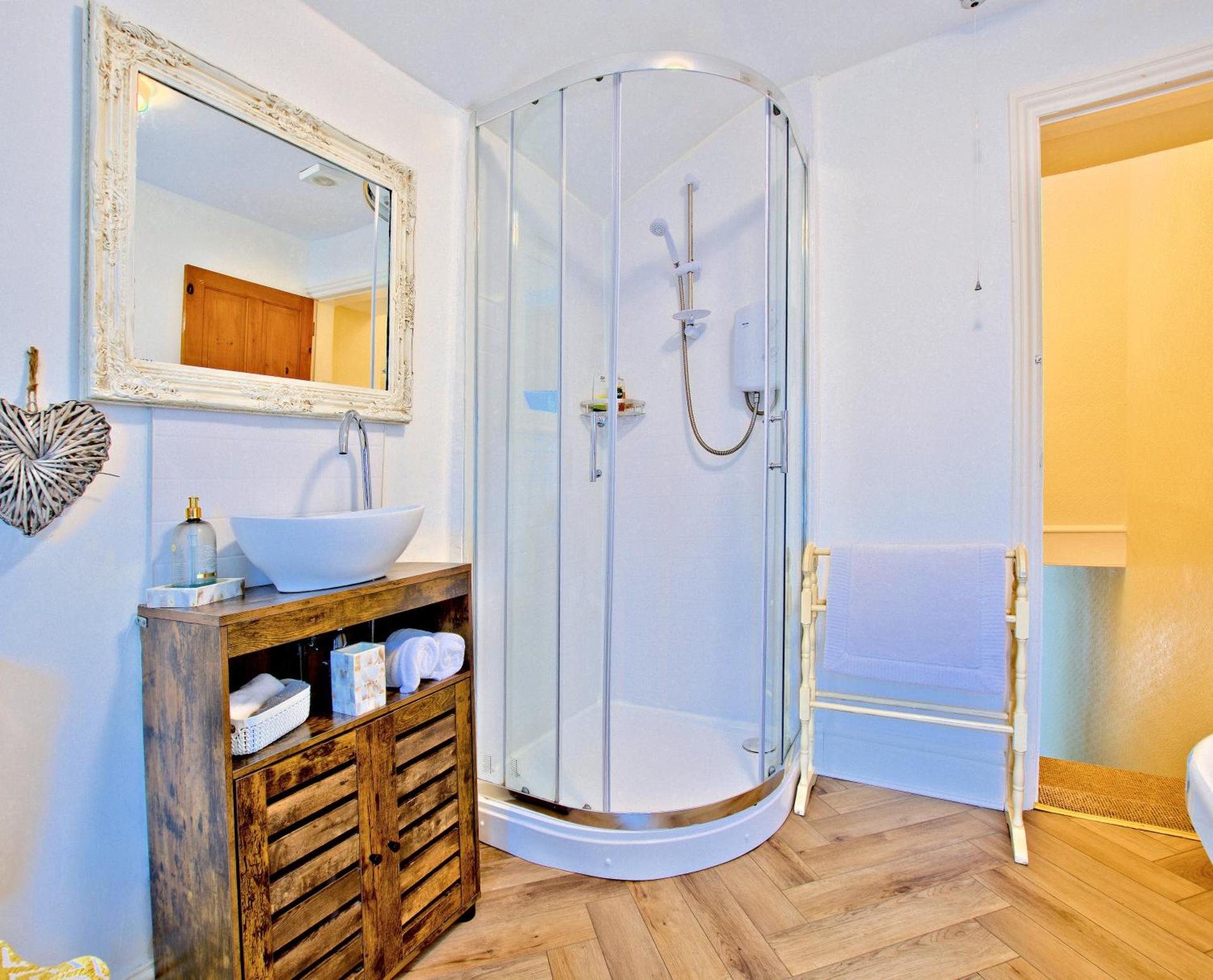 Labernum Cottage, Ingleton, Yorkshire Dales National Park, Famous Three Peaks, Near The Lake District, Pets Are Welcome