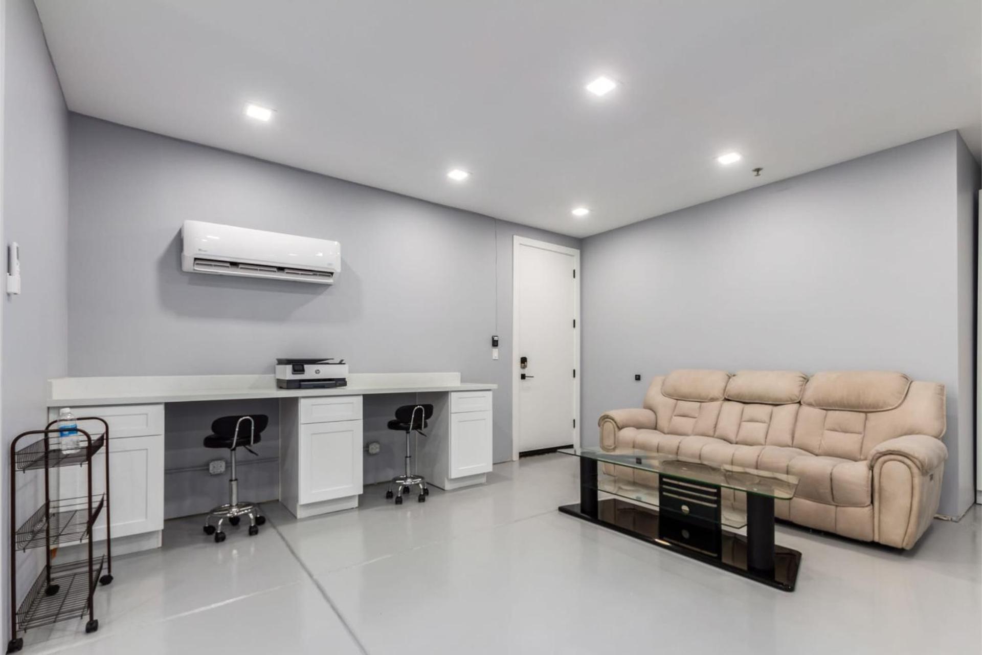 The LUX at Craftsman - Old Town Penthouse 1