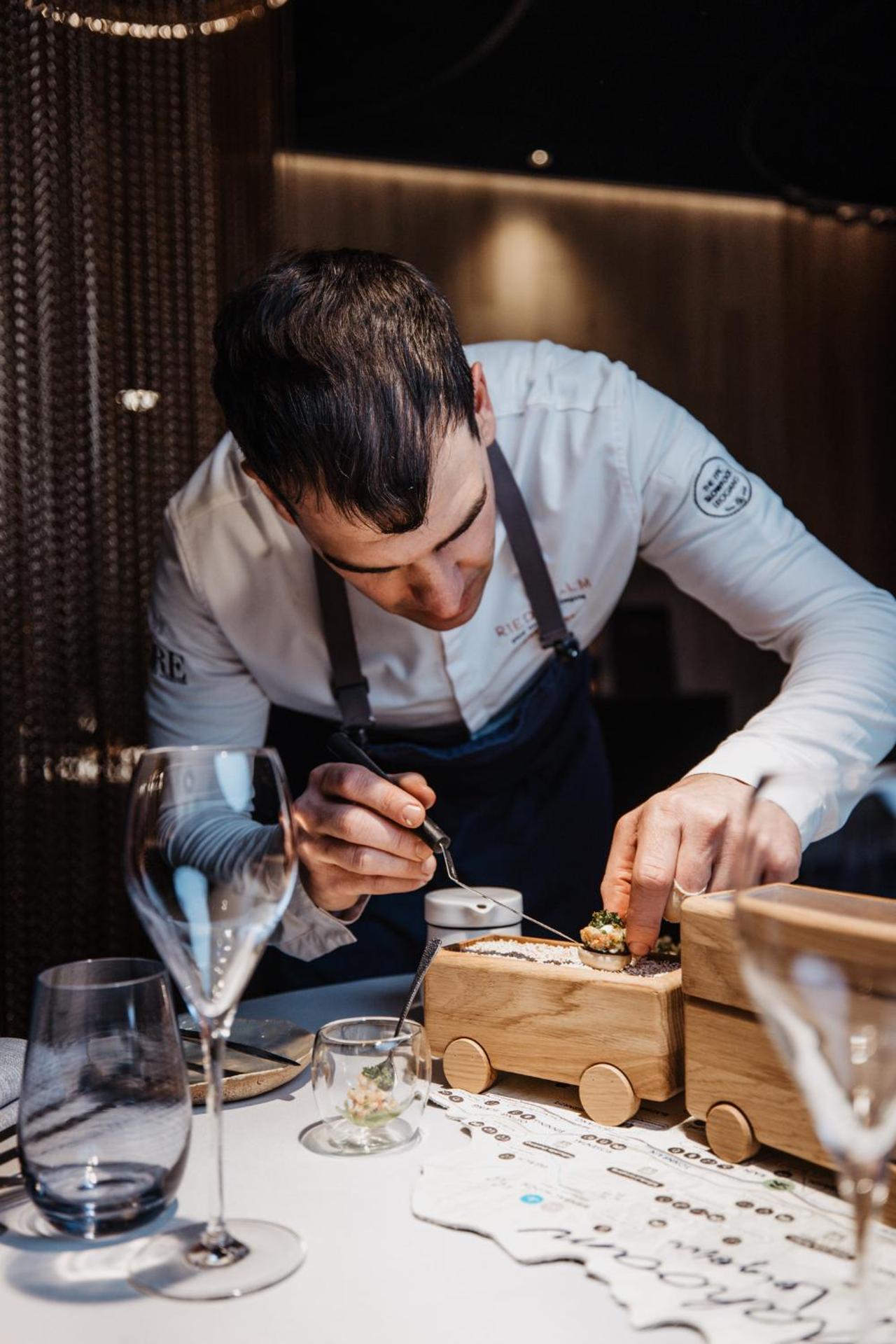 Restaurant/places to eat