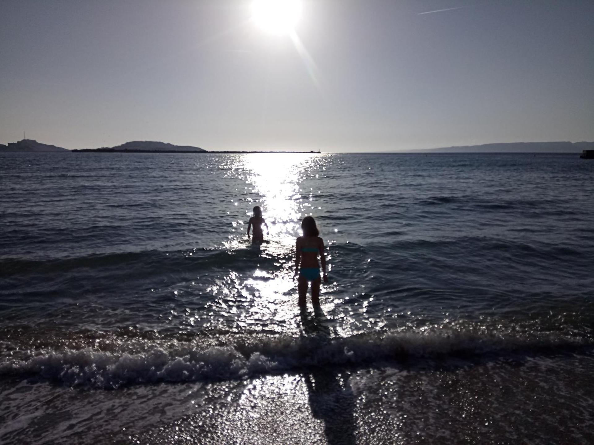 - - Maison ŪMA - - Wifi, Netflix, Mer et Centre